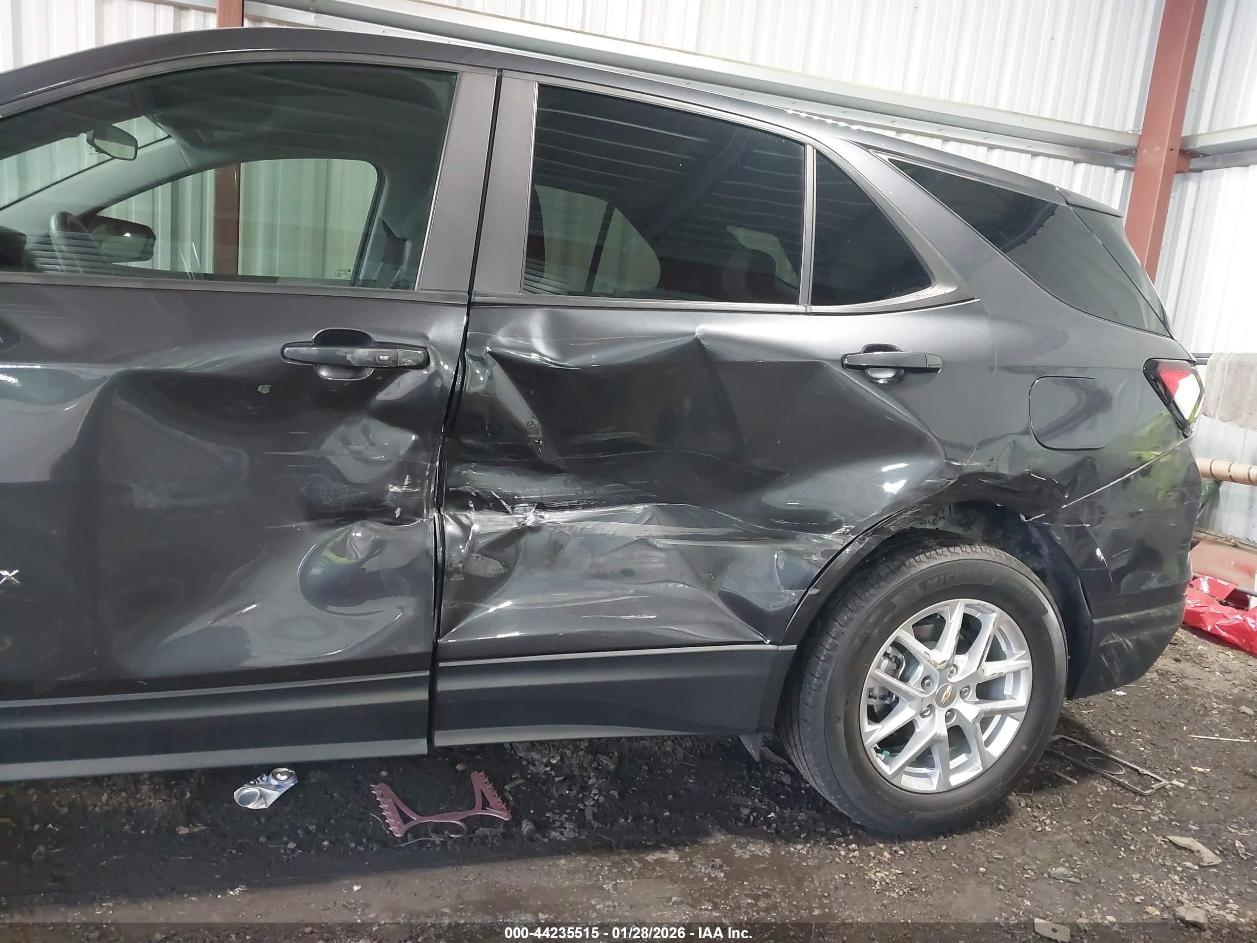 CHEVROLET EQUINOX image 6