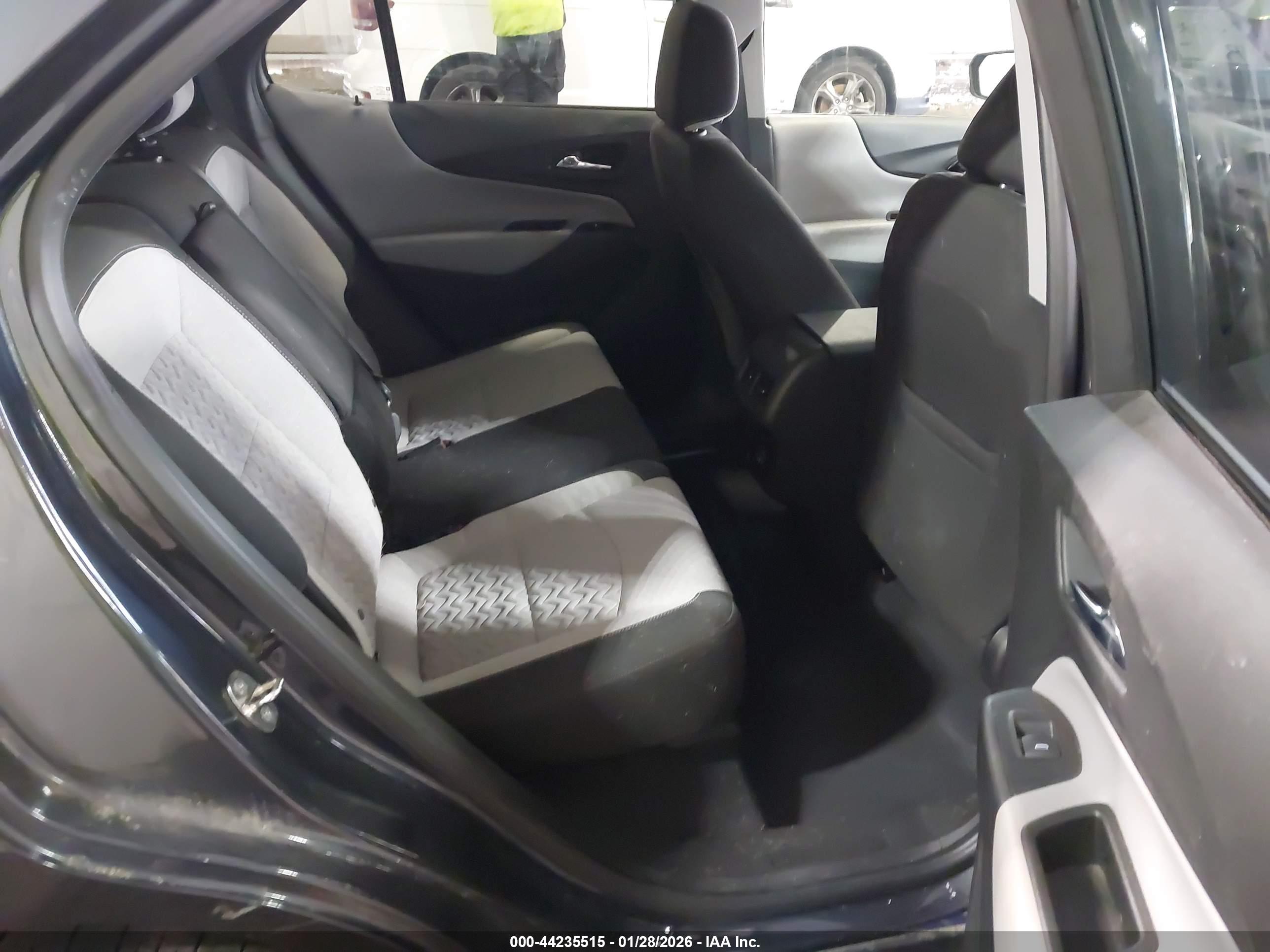 CHEVROLET EQUINOX image 8
