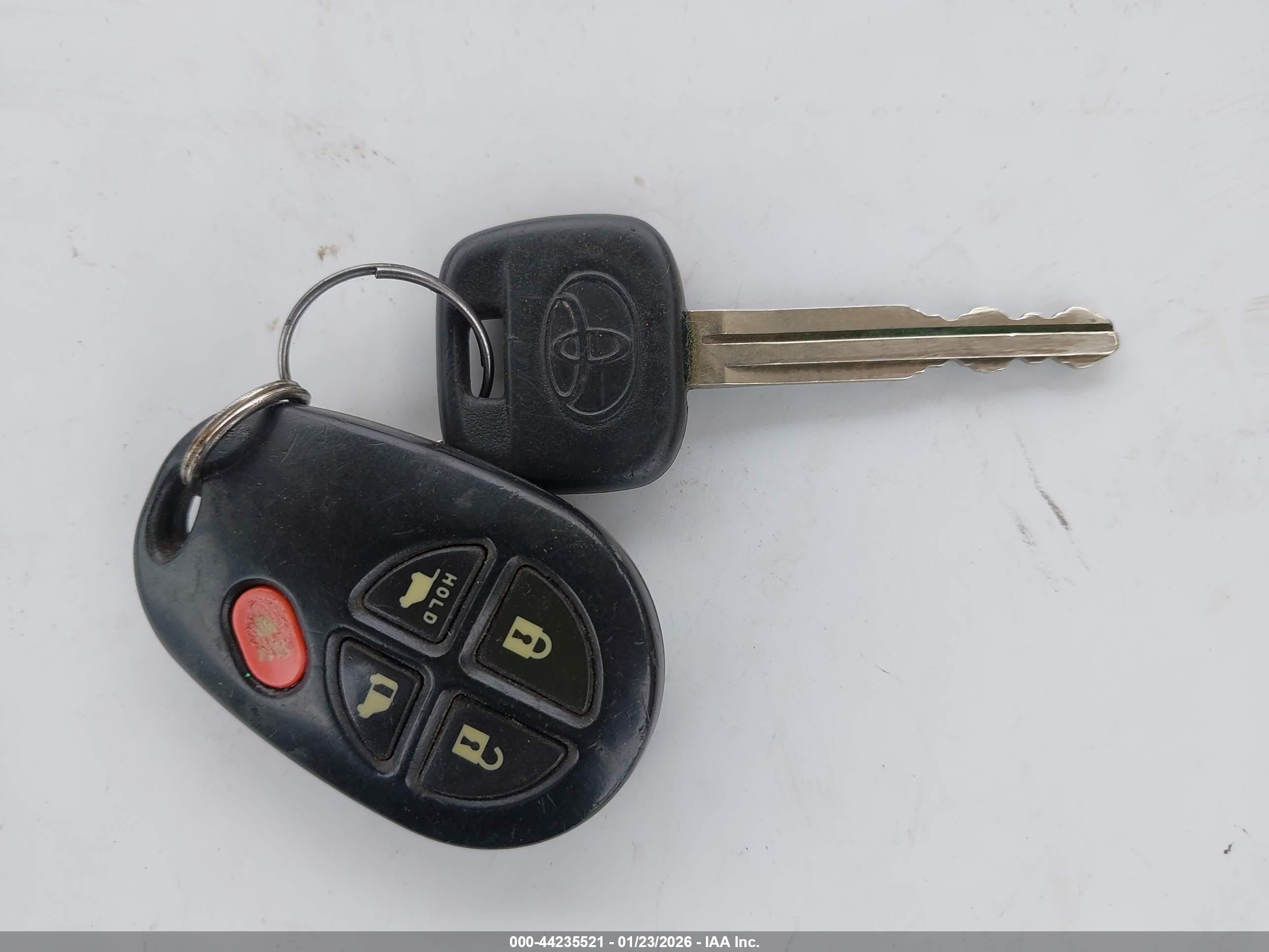 TOYOTA SIENNA image 11