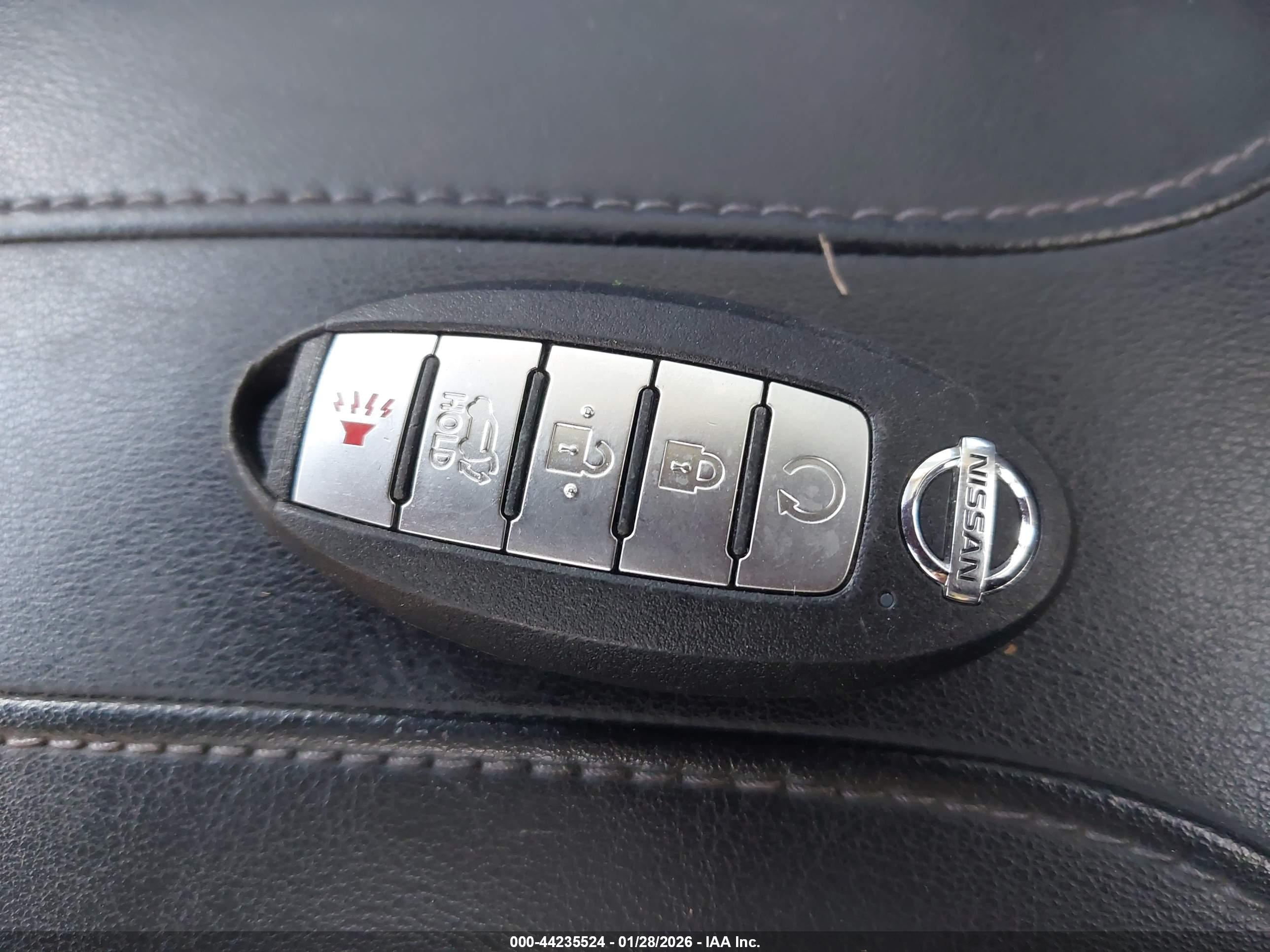 NISSAN ROGUE image 11