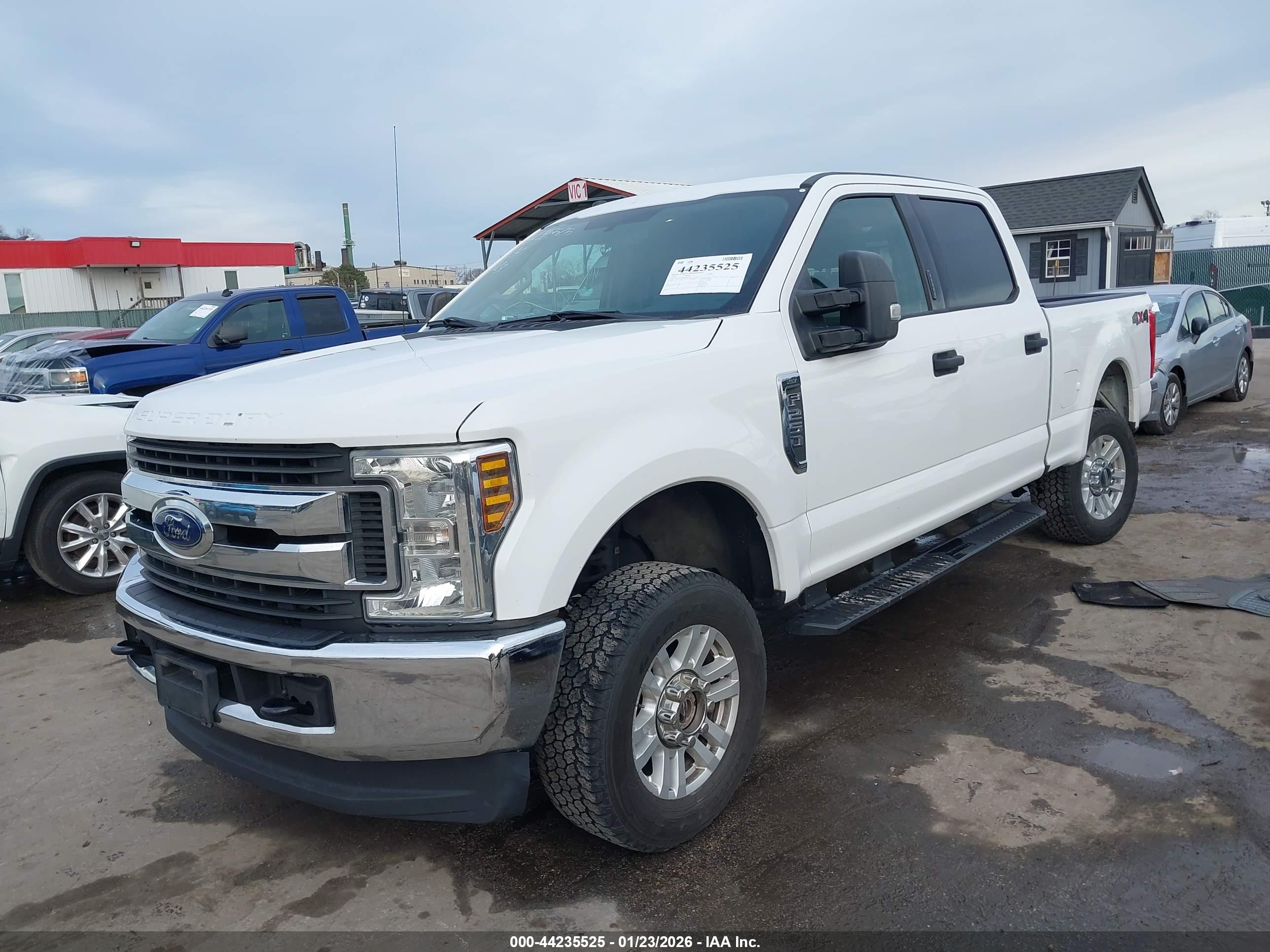 FORD F-250 image 2