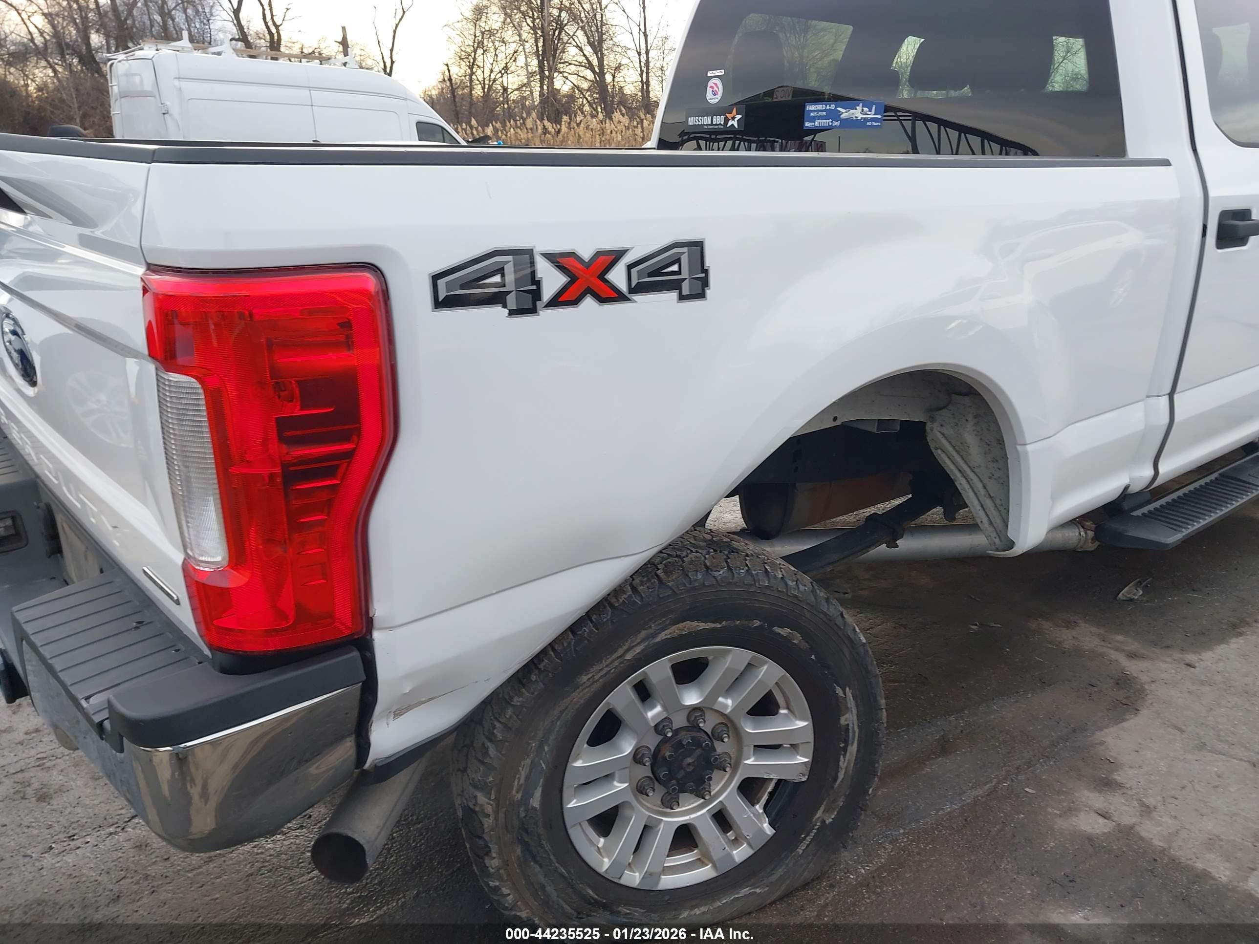 FORD F-250 image 6