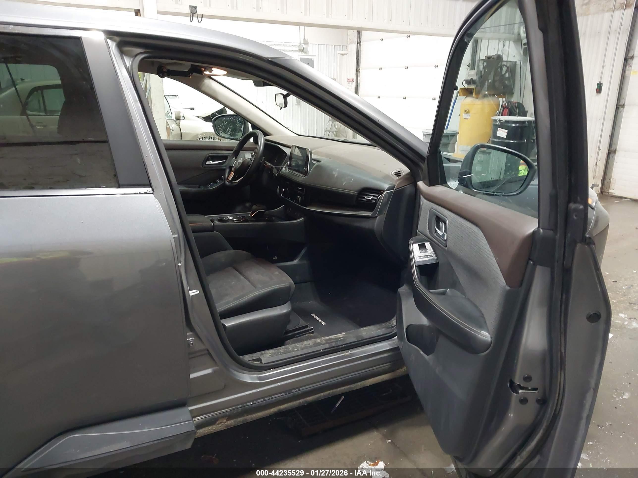 NISSAN ROGUE image 5