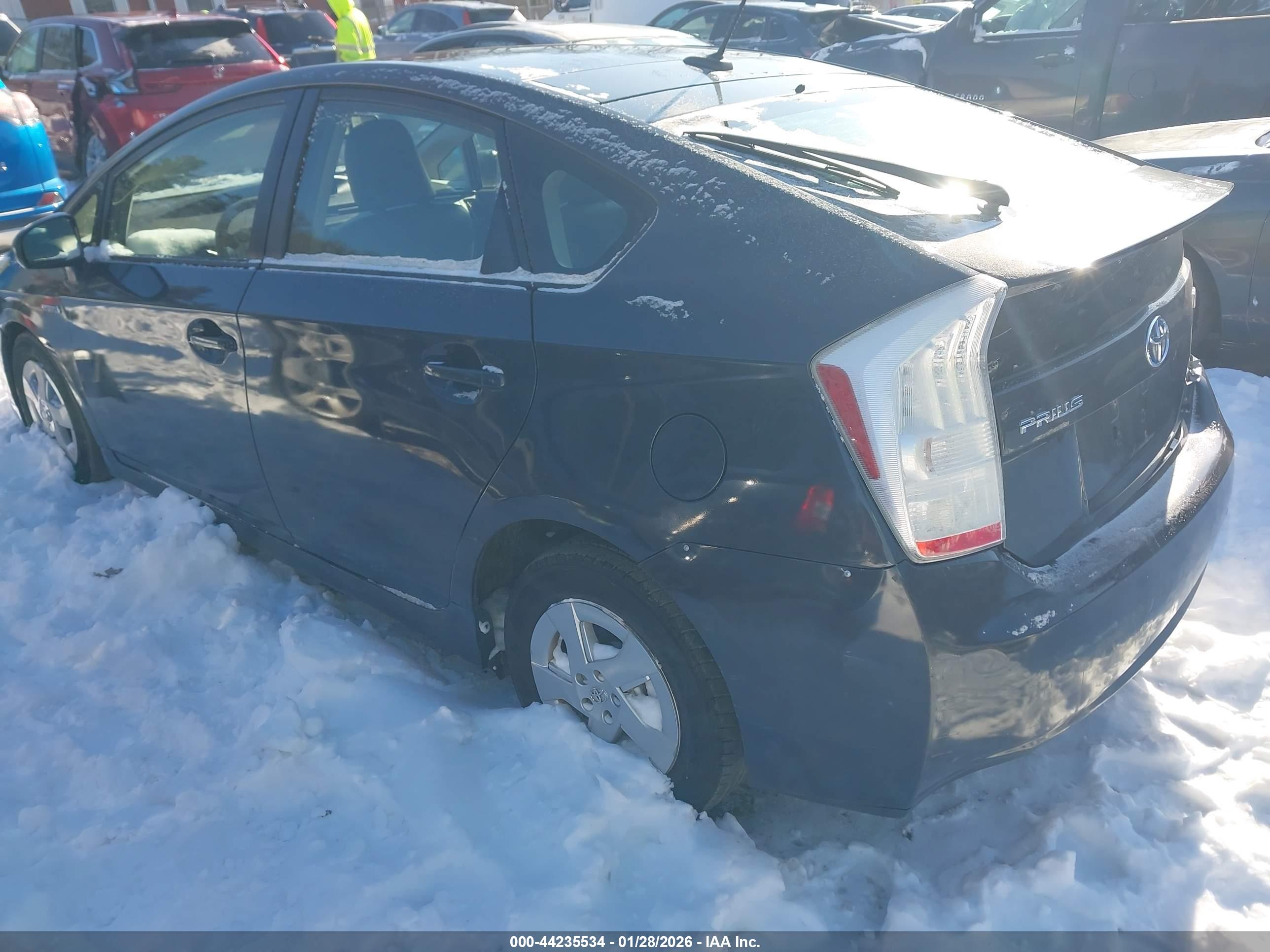 TOYOTA PRIUS image 3