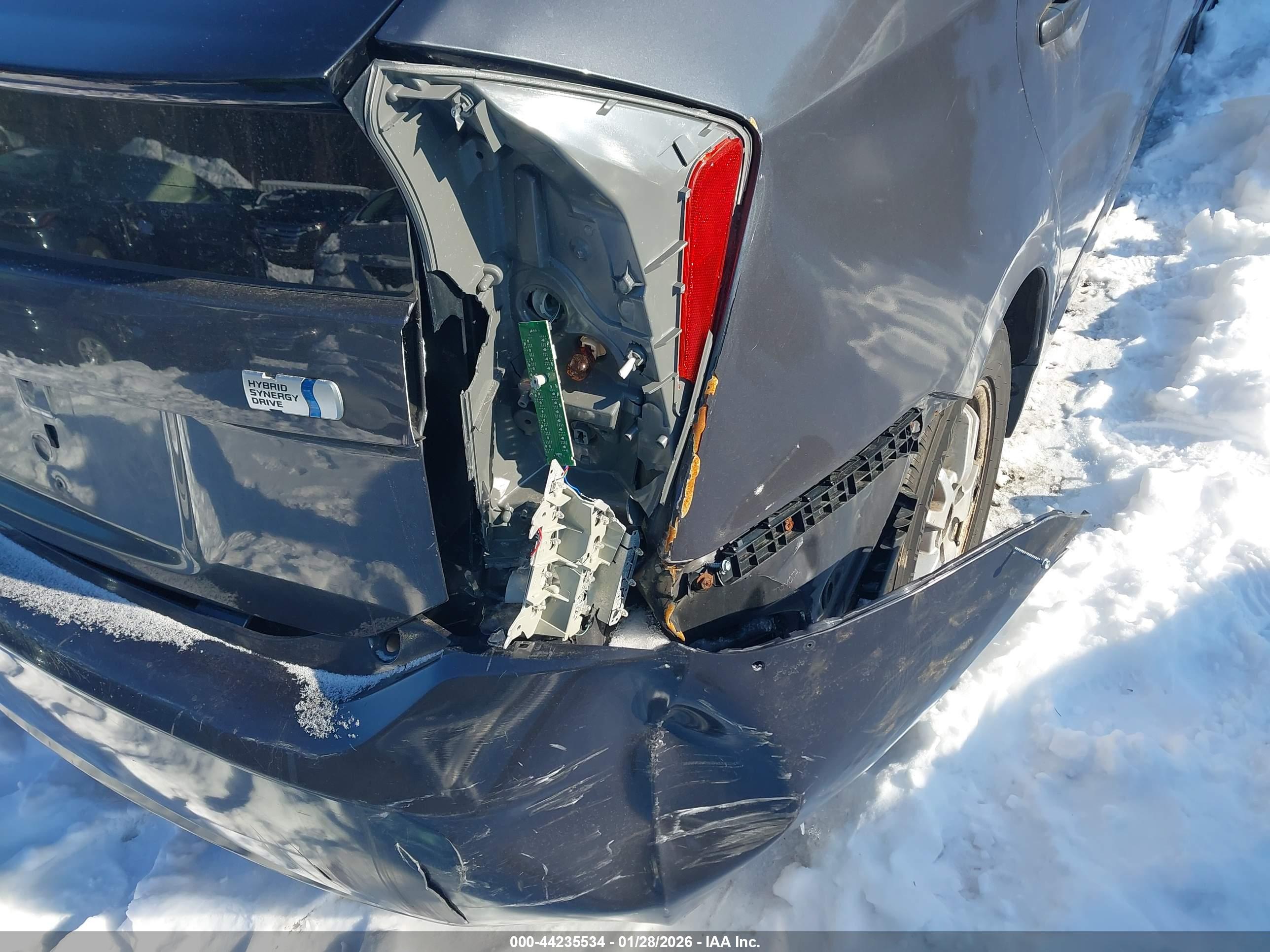 TOYOTA PRIUS image 6