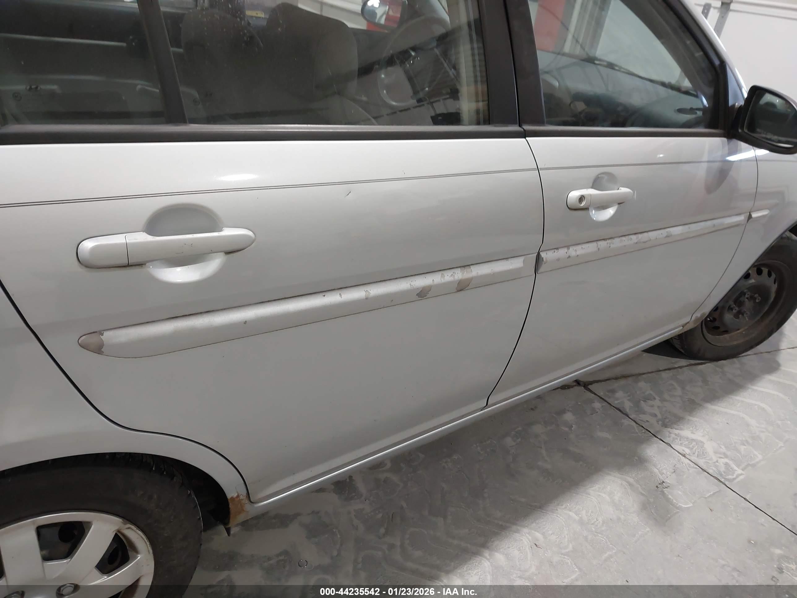 HYUNDAI ACCENT image 6