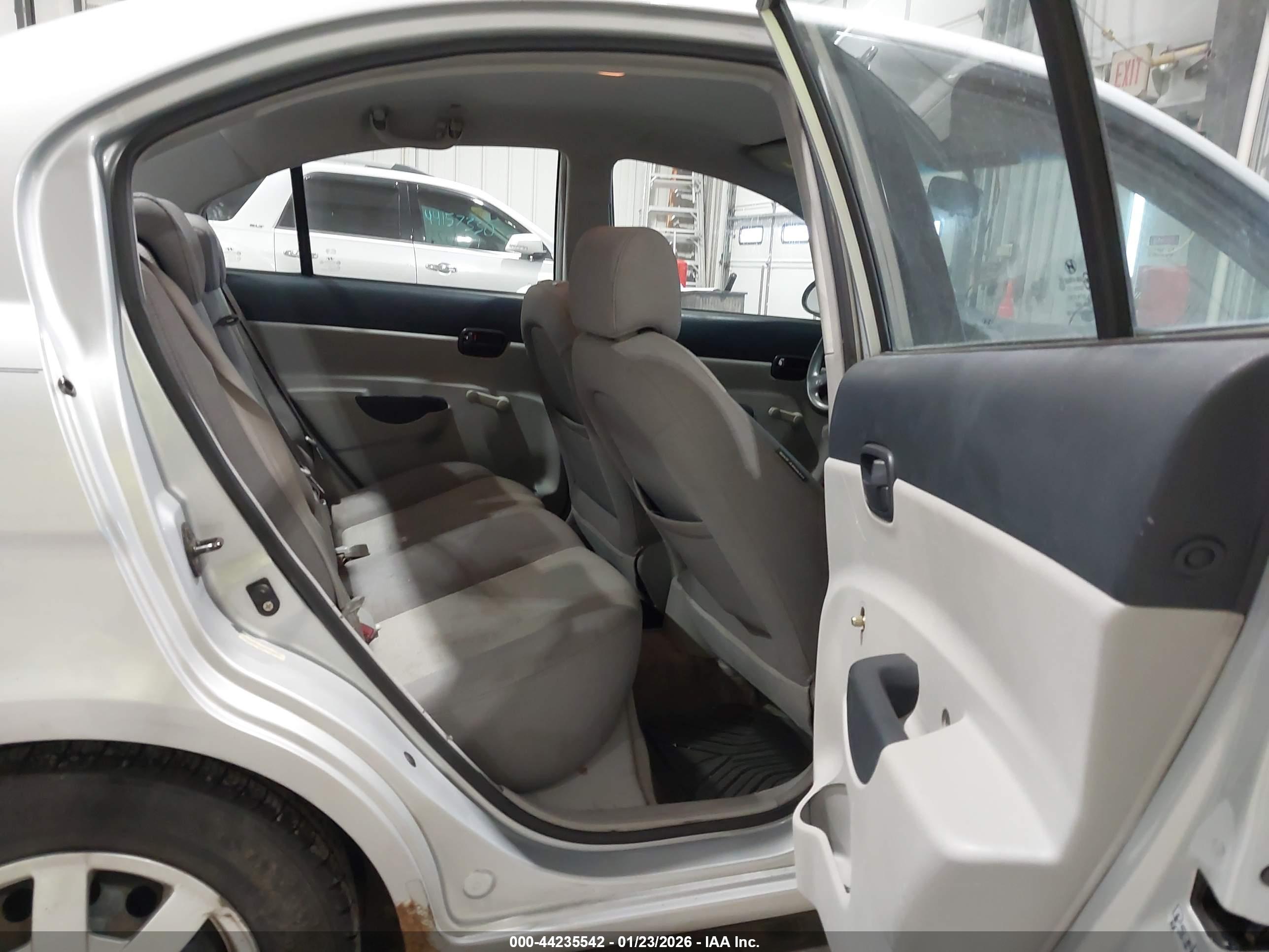 HYUNDAI ACCENT image 8