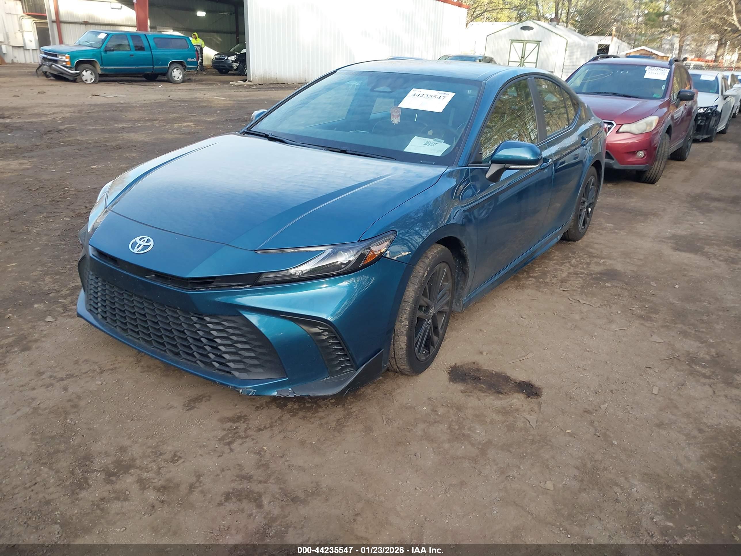 TOYOTA CAMRY image 2