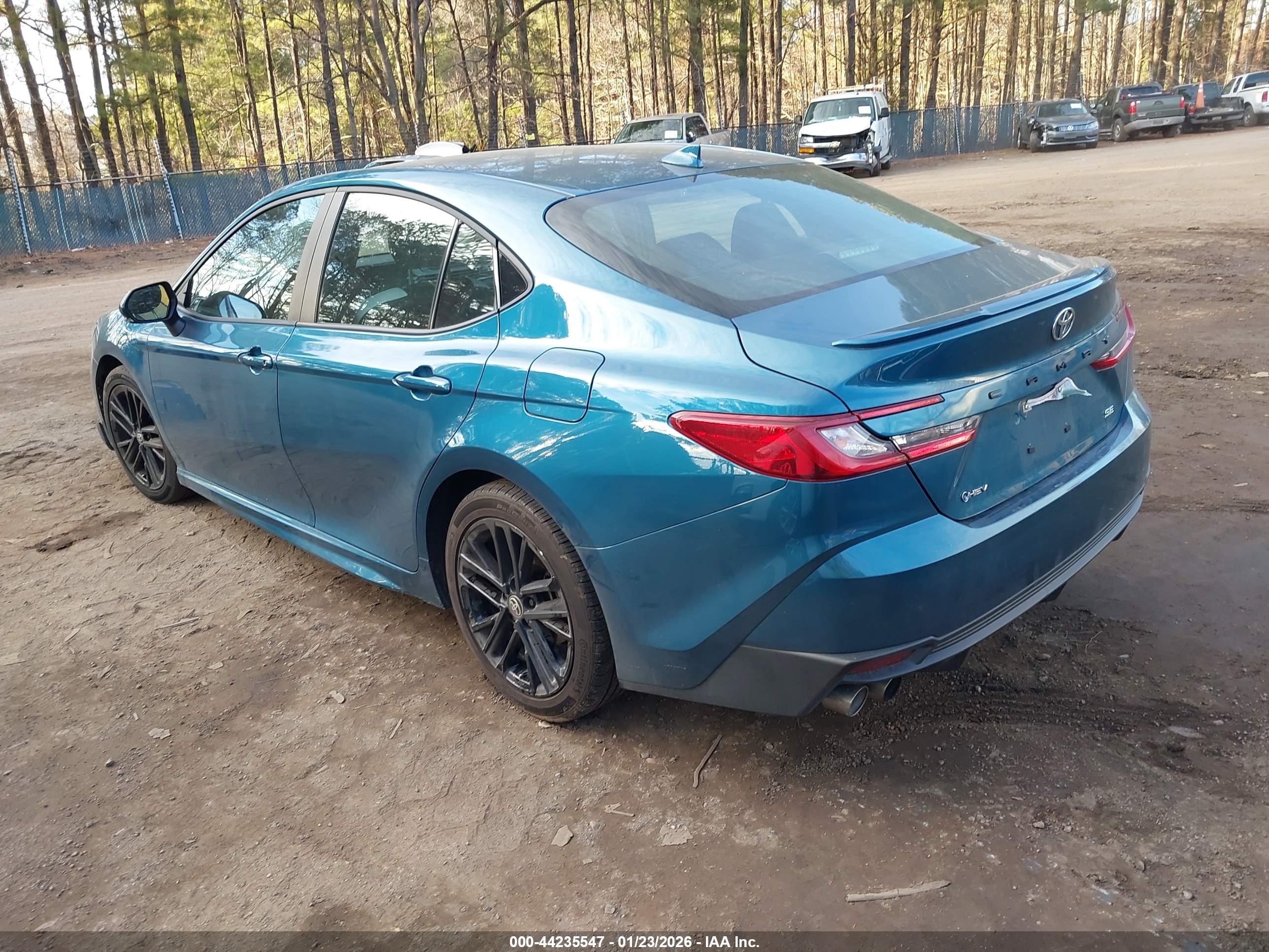 TOYOTA CAMRY image 3