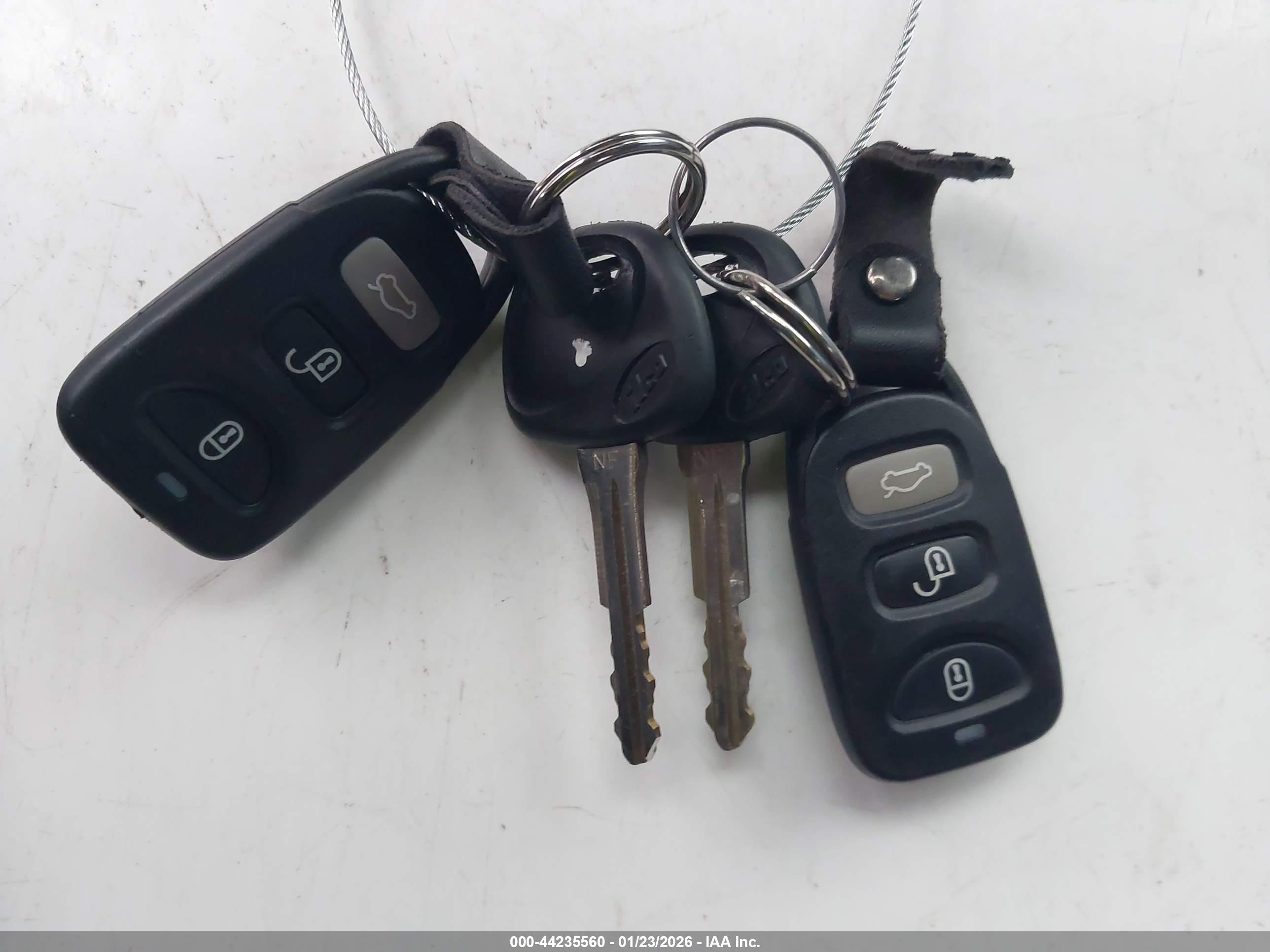 HYUNDAI ELANTRA image 11