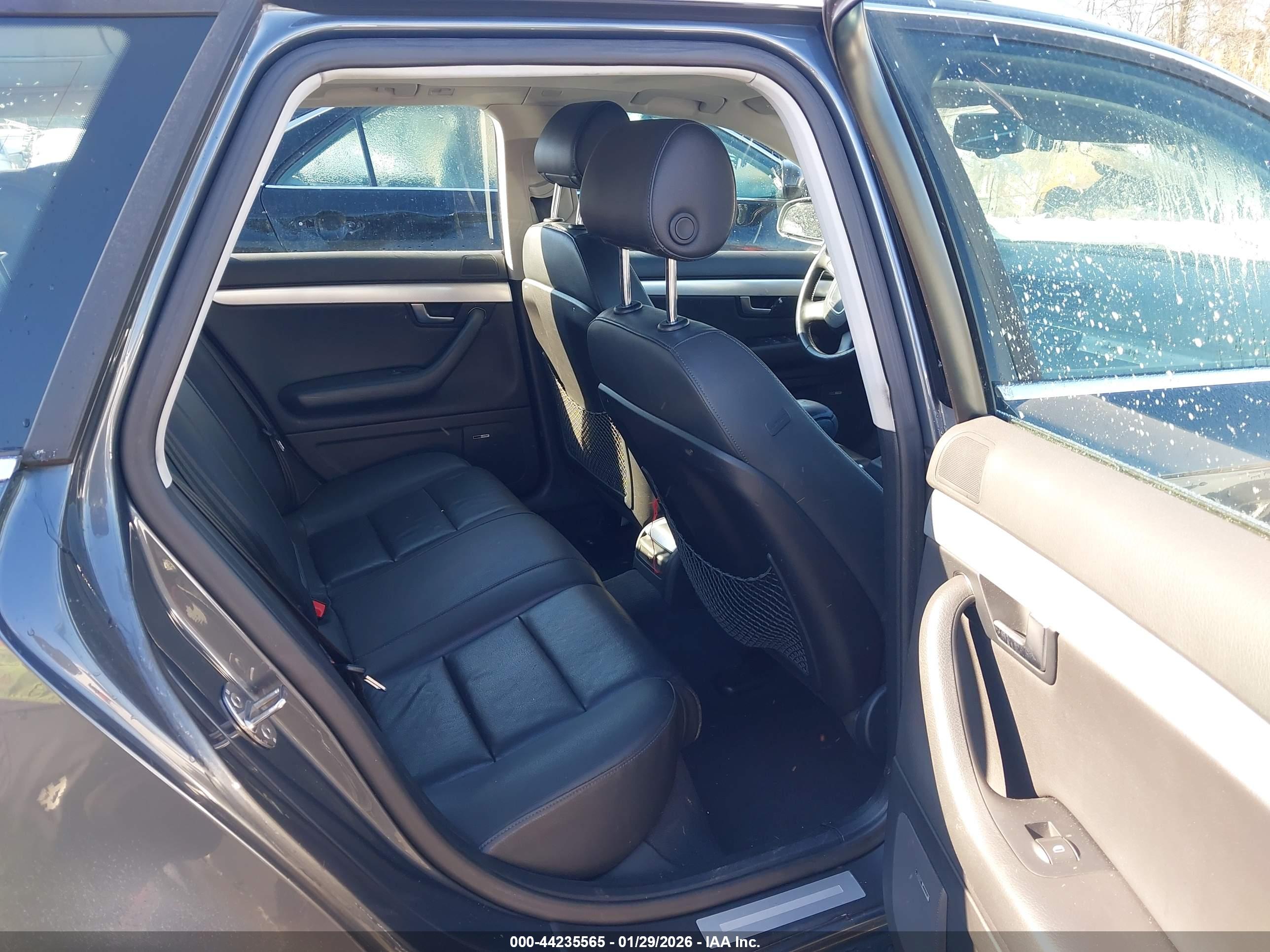 AUDI A4 image 8