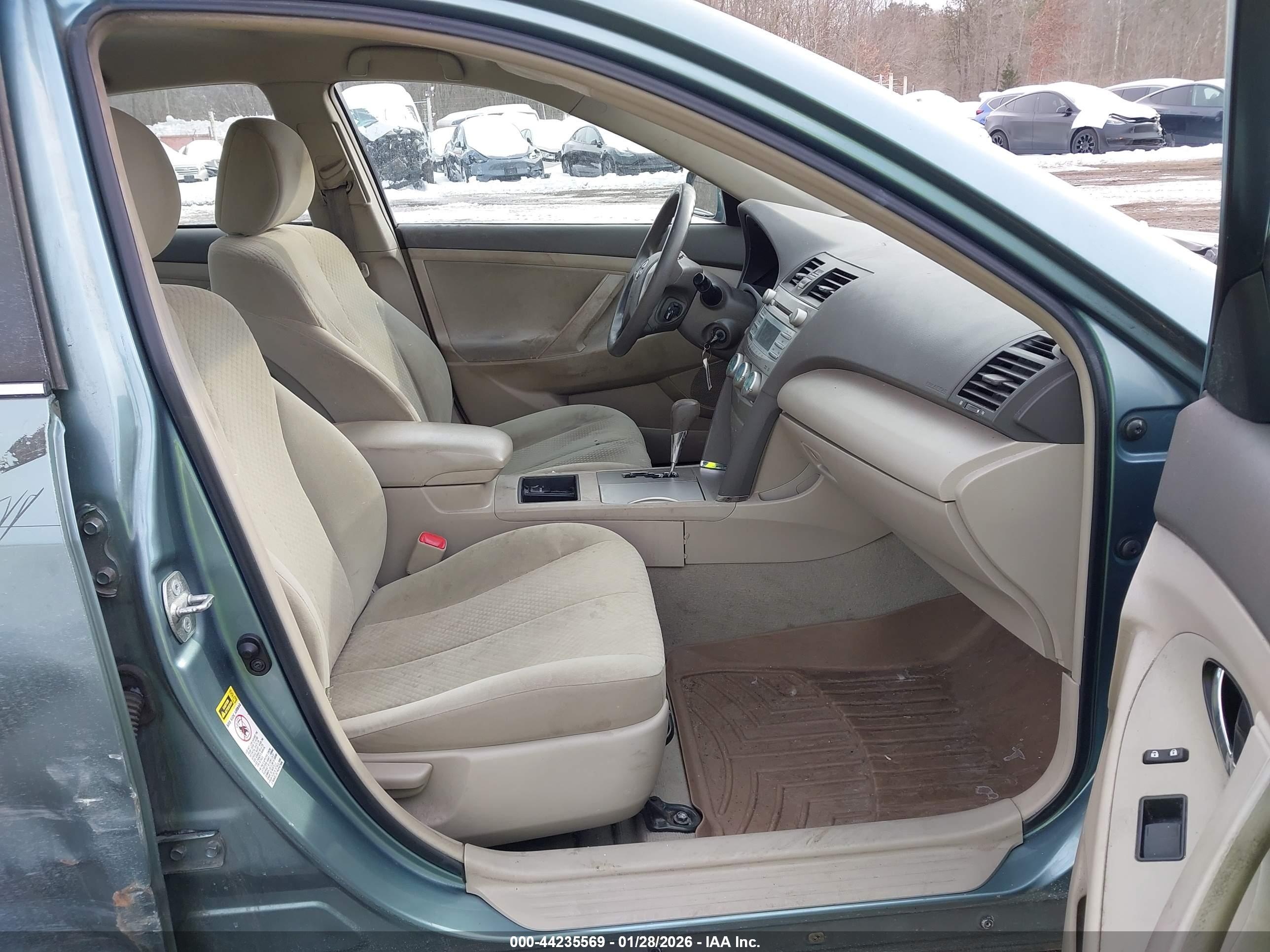 TOYOTA CAMRY image 5
