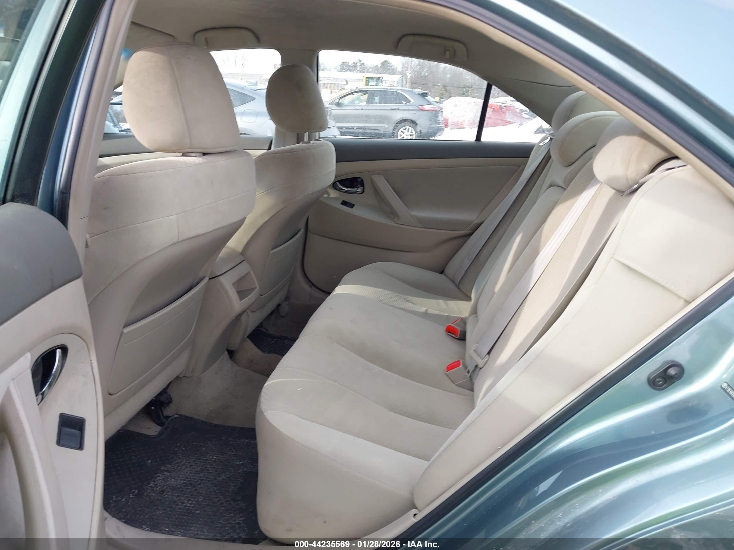 TOYOTA CAMRY image 8