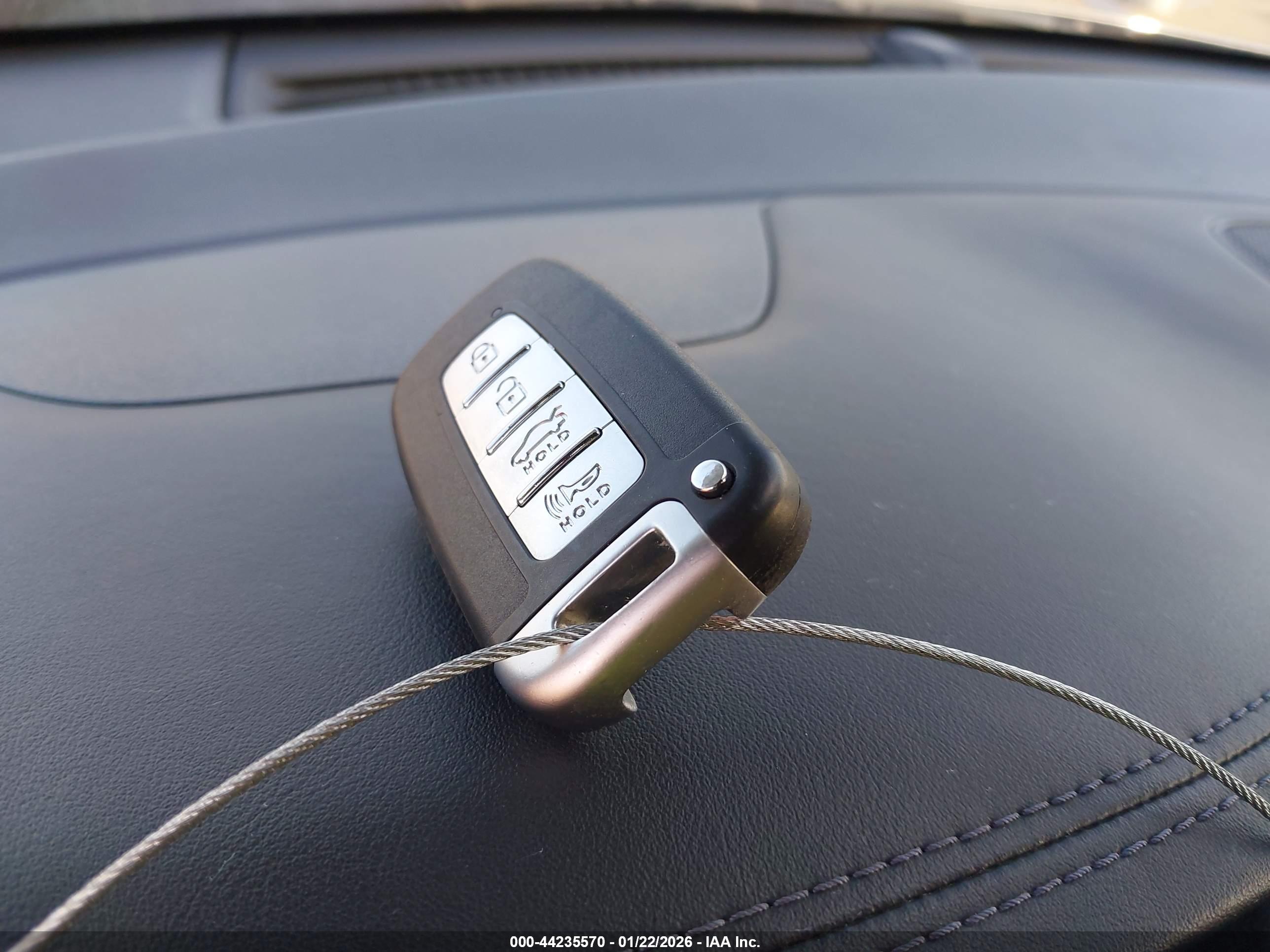 HYUNDAI TUCSON image 11