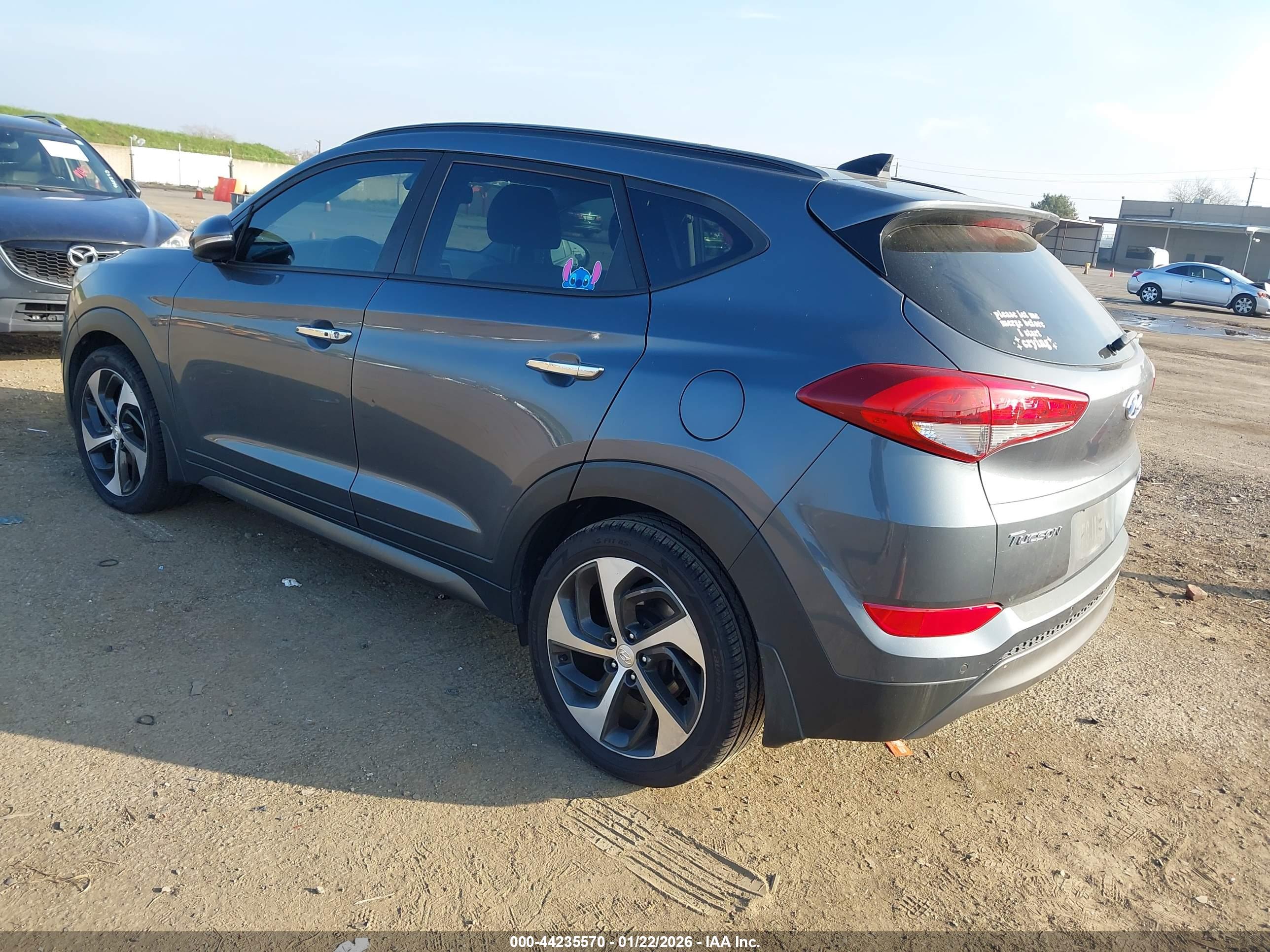 HYUNDAI TUCSON image 3