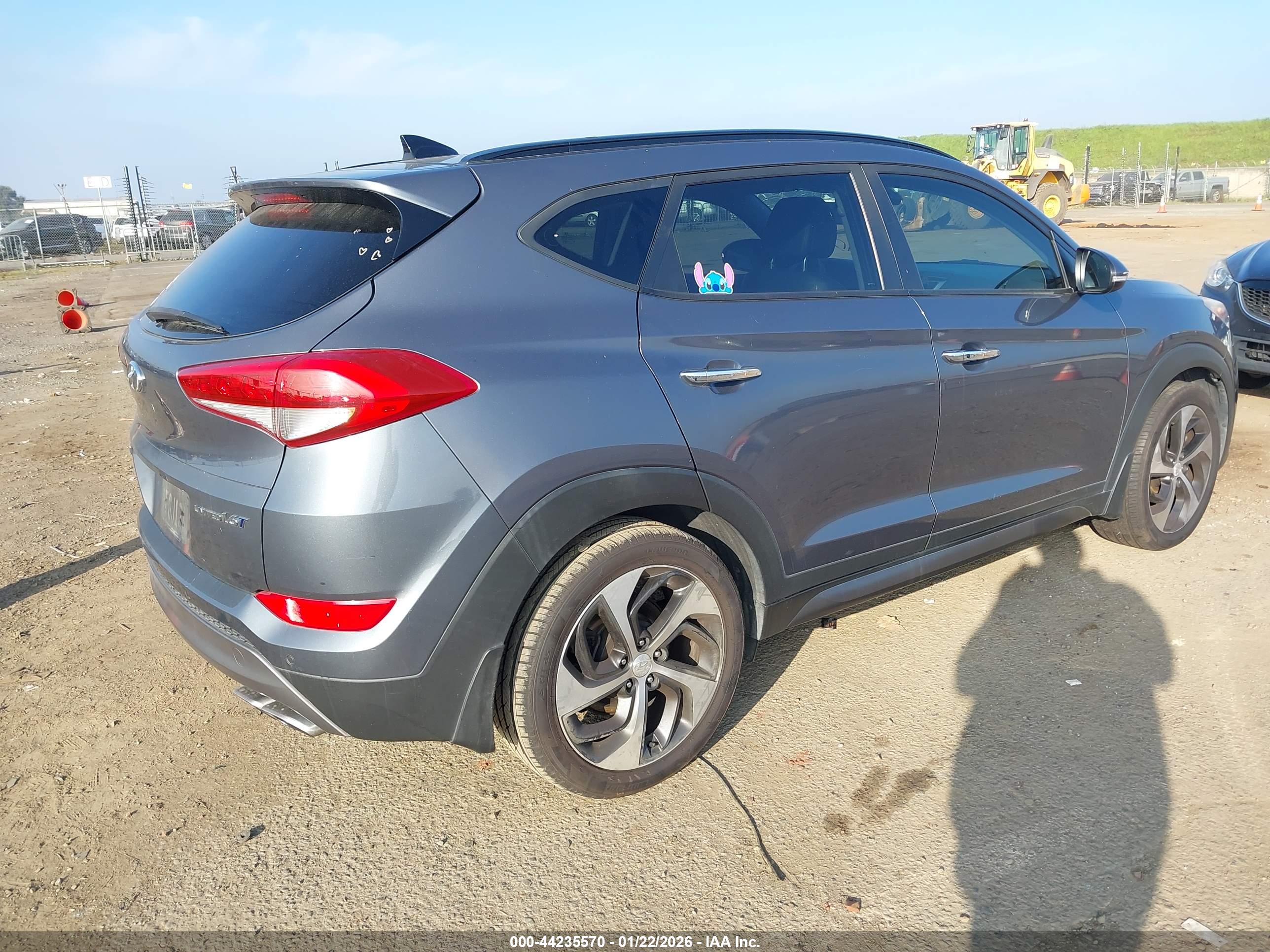 HYUNDAI TUCSON image 4