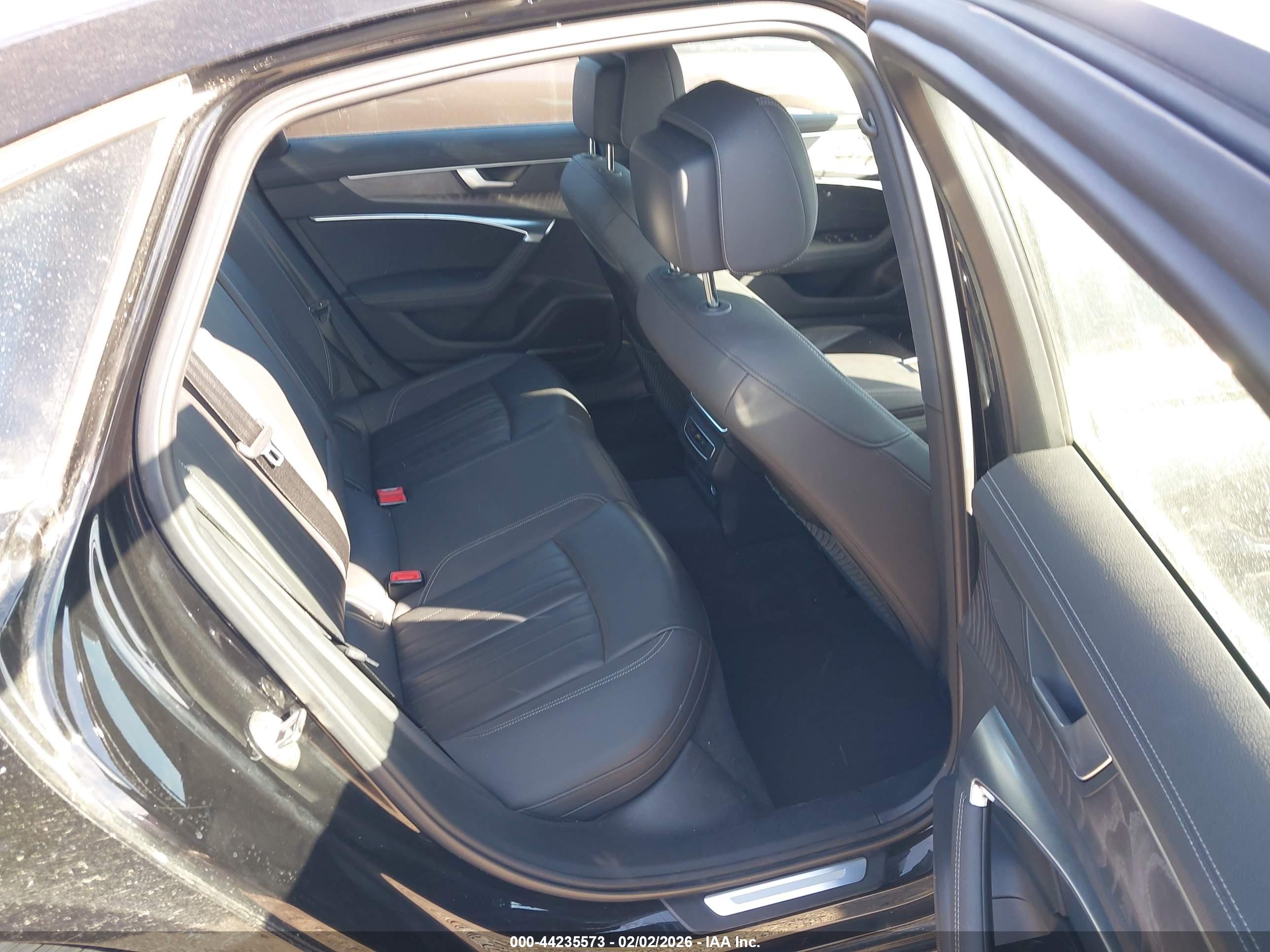 AUDI A6 image 8