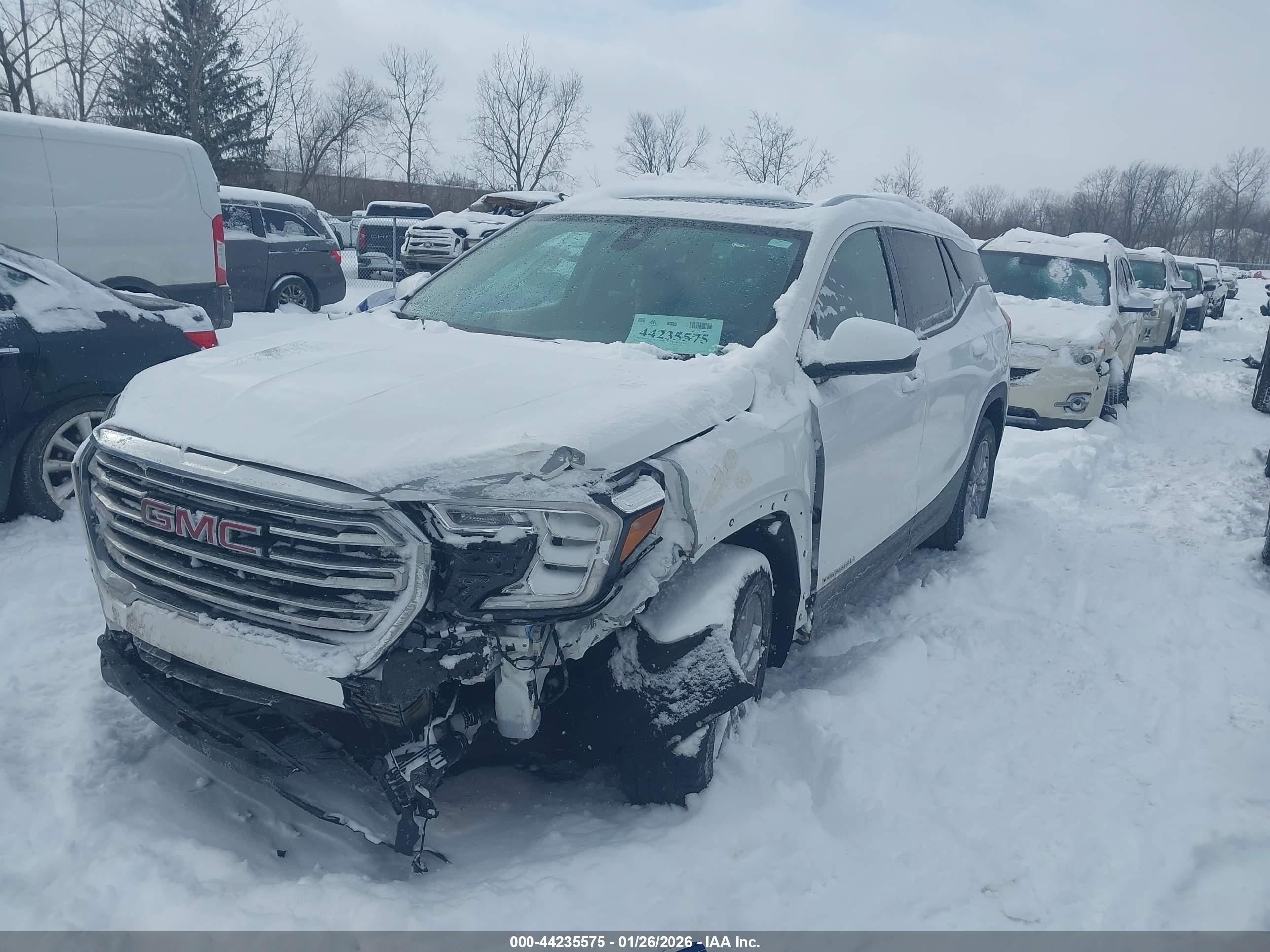 GMC TERRAIN image 2