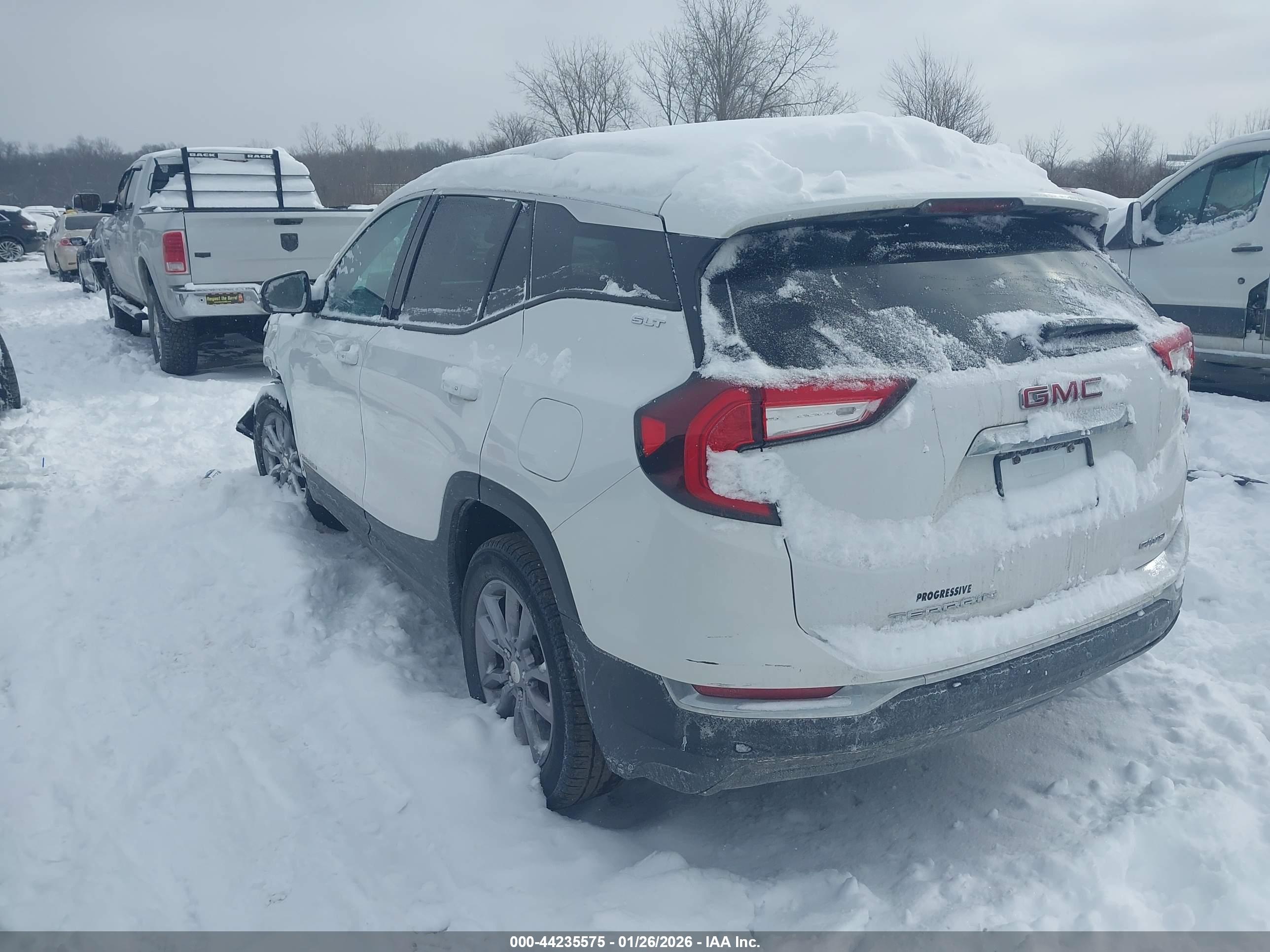 GMC TERRAIN image 3