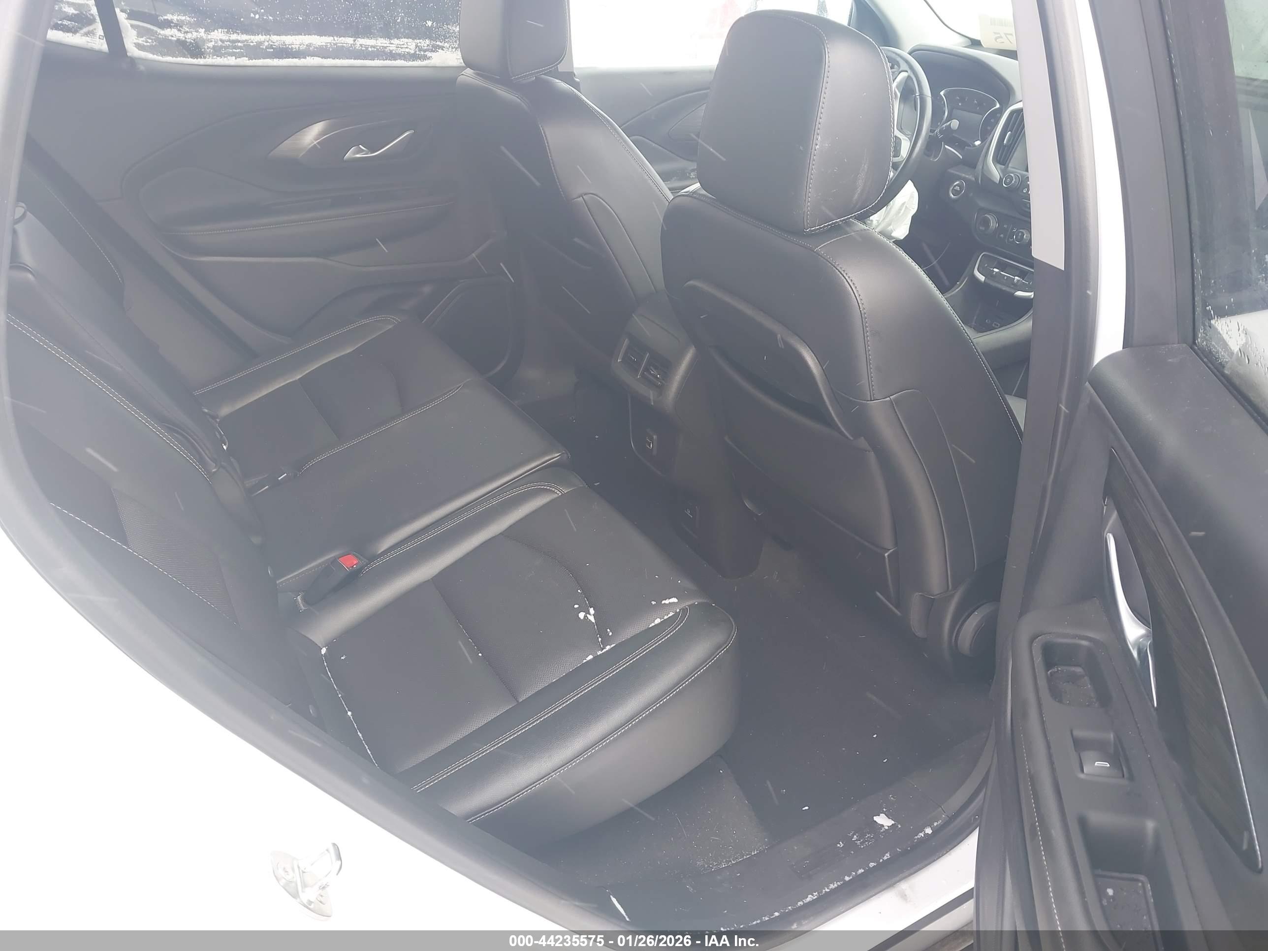 GMC TERRAIN image 8