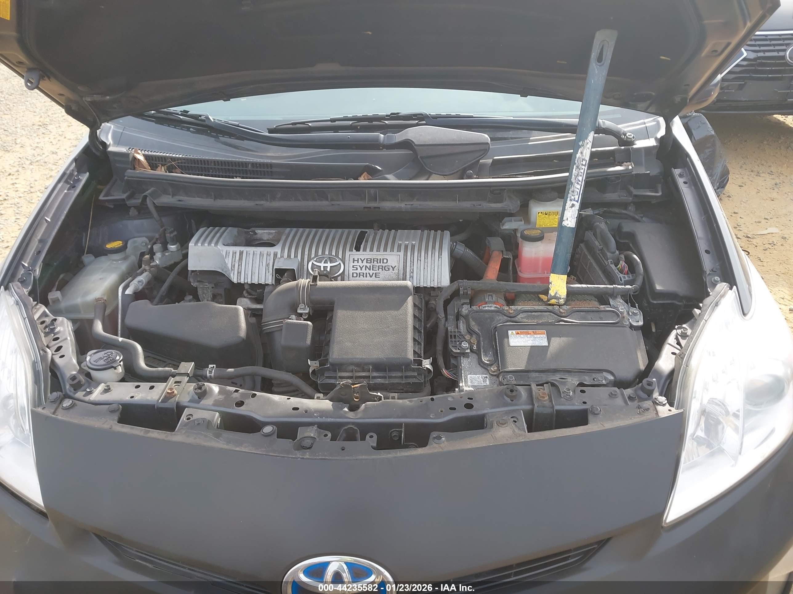 TOYOTA PRIUS image 10