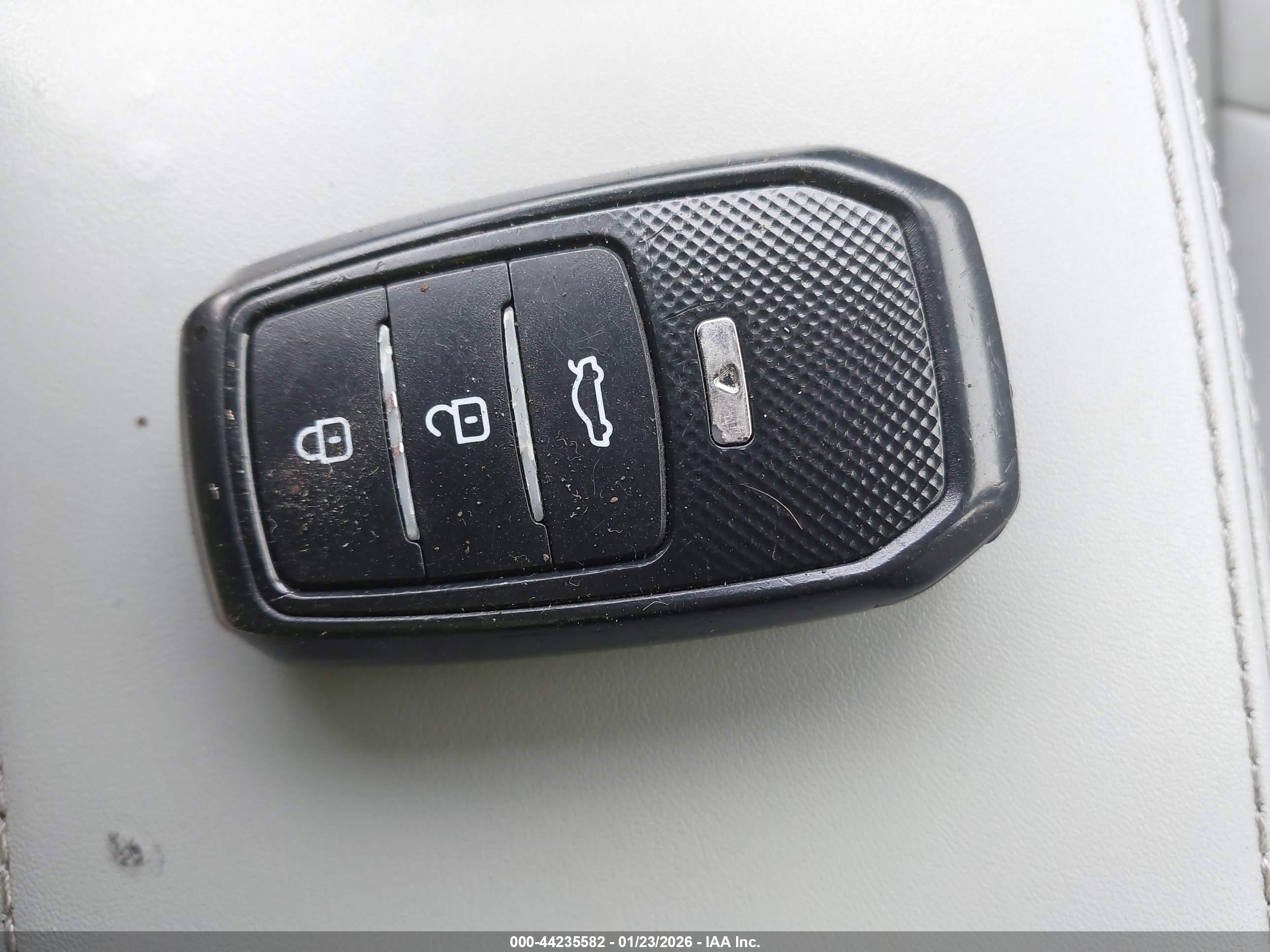 TOYOTA PRIUS image 11