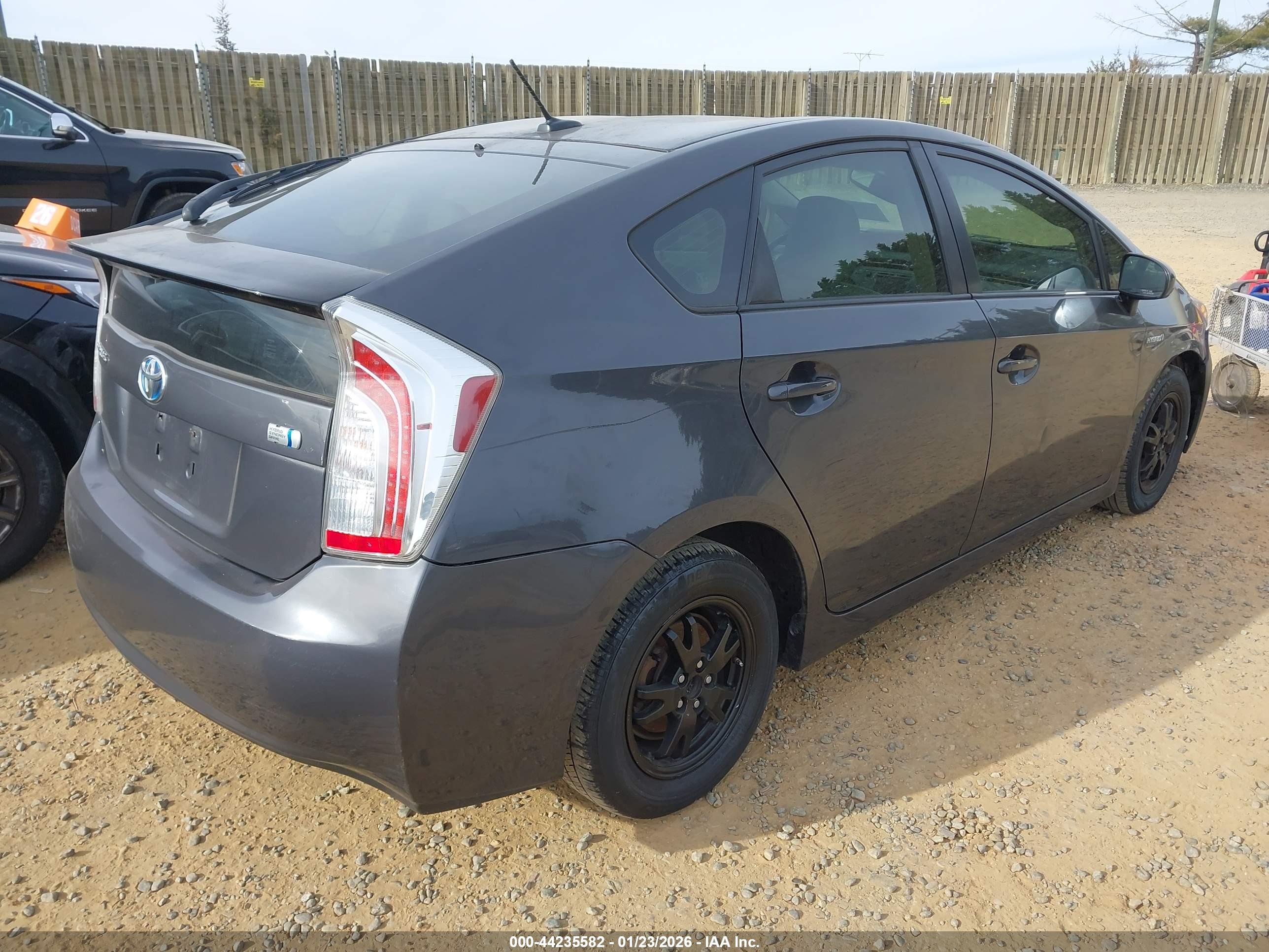 TOYOTA PRIUS image 4