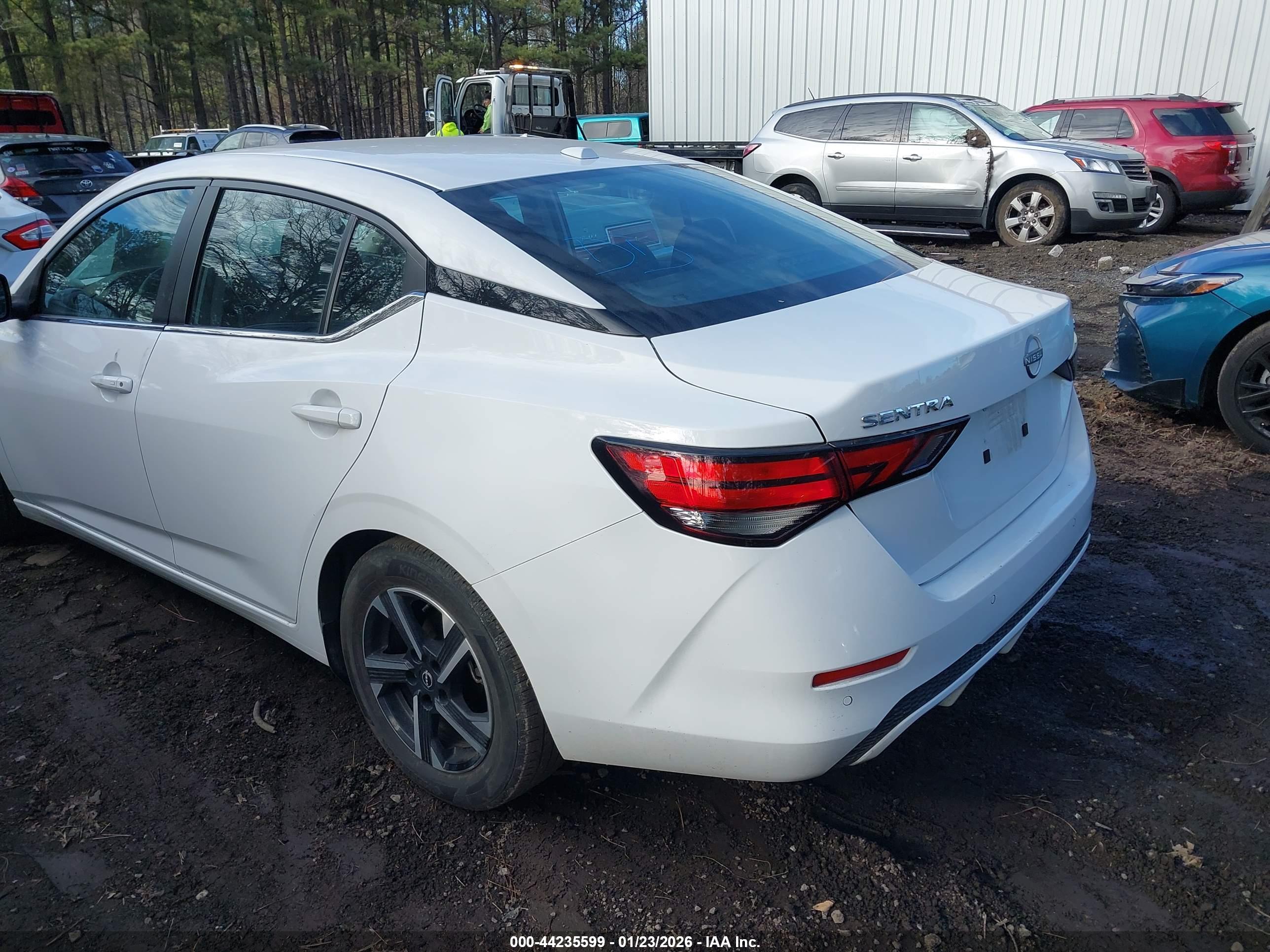 NISSAN SENTRA image 3