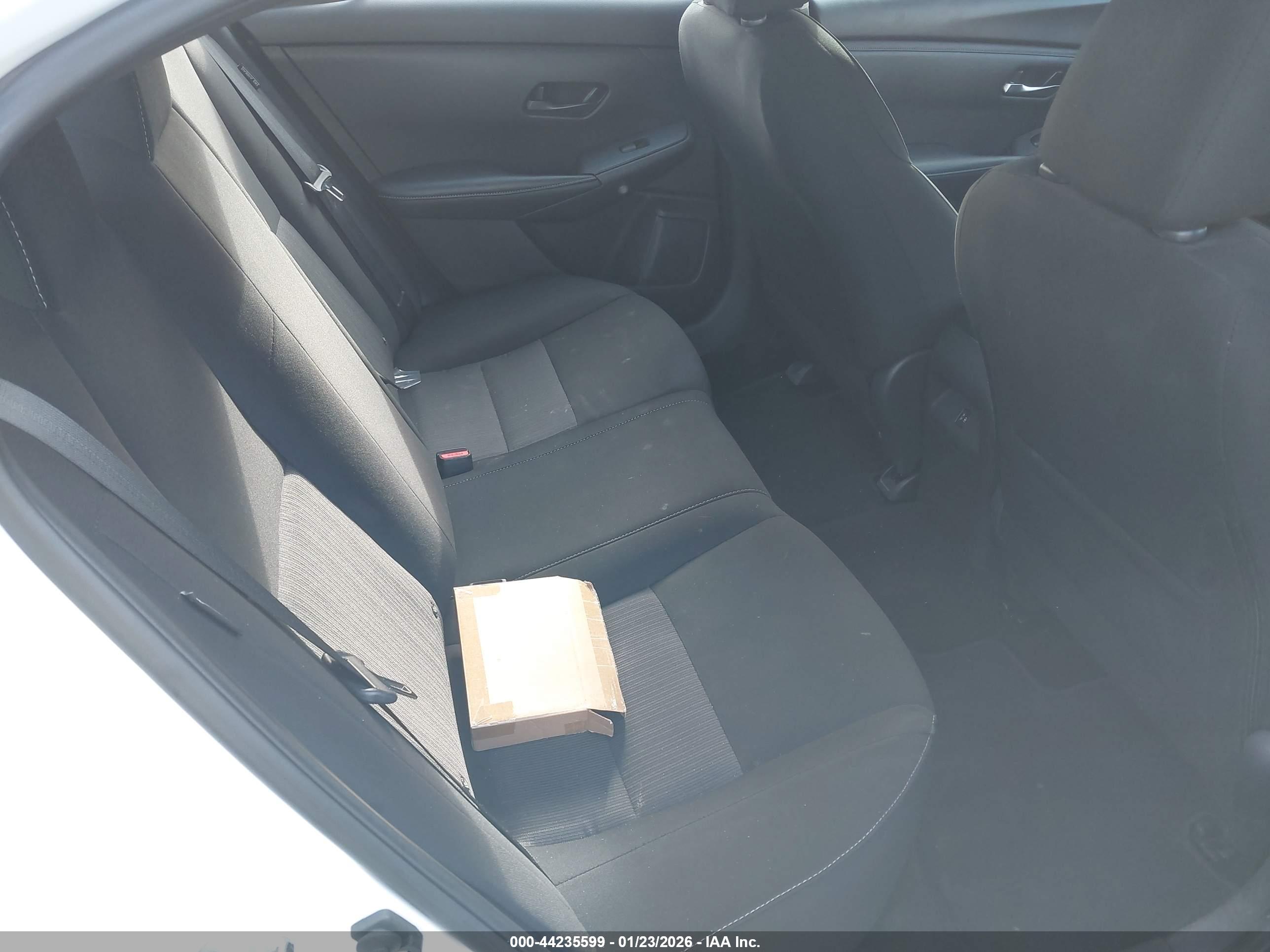 NISSAN SENTRA image 8