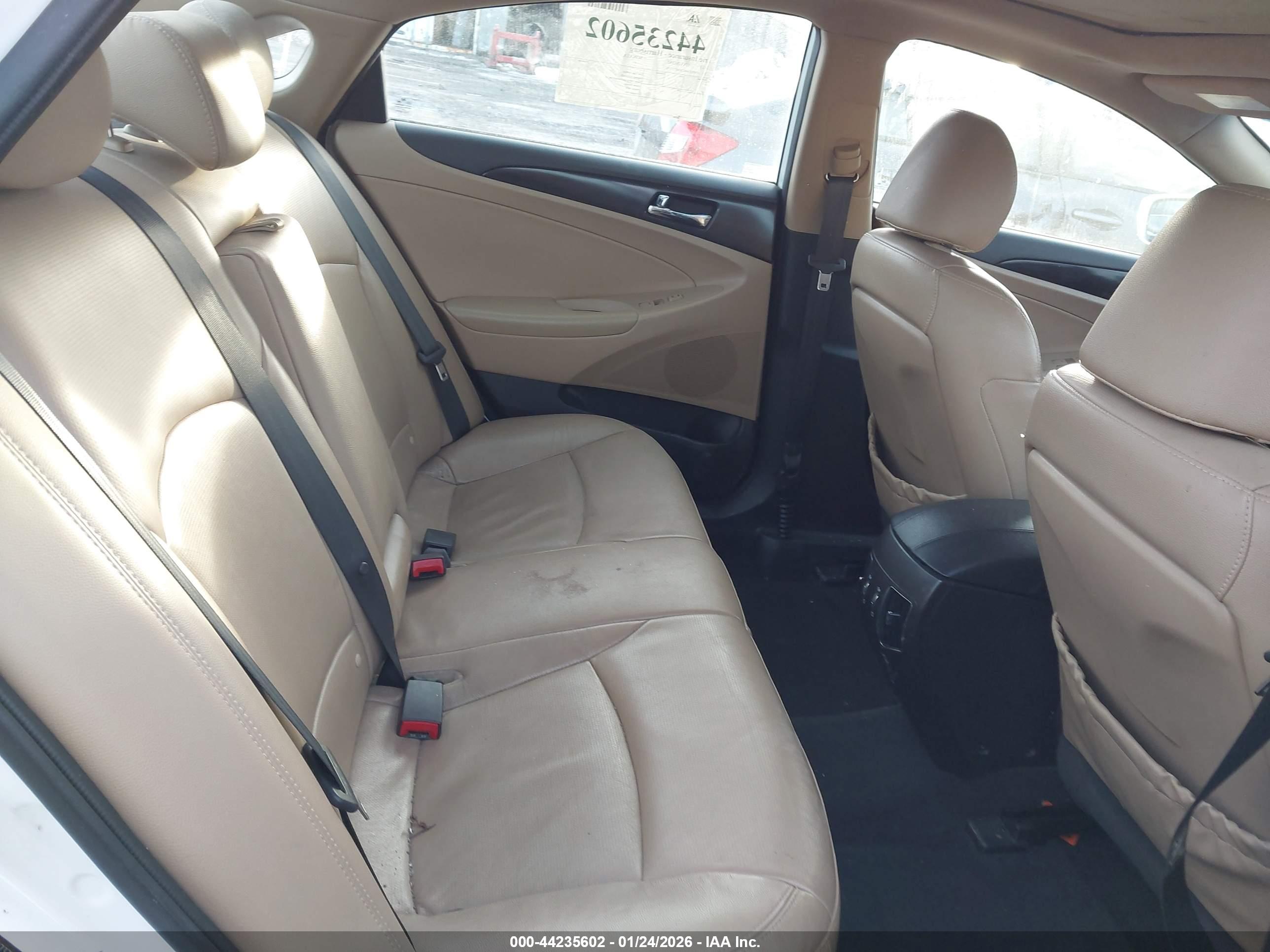 HYUNDAI SONATA image 8