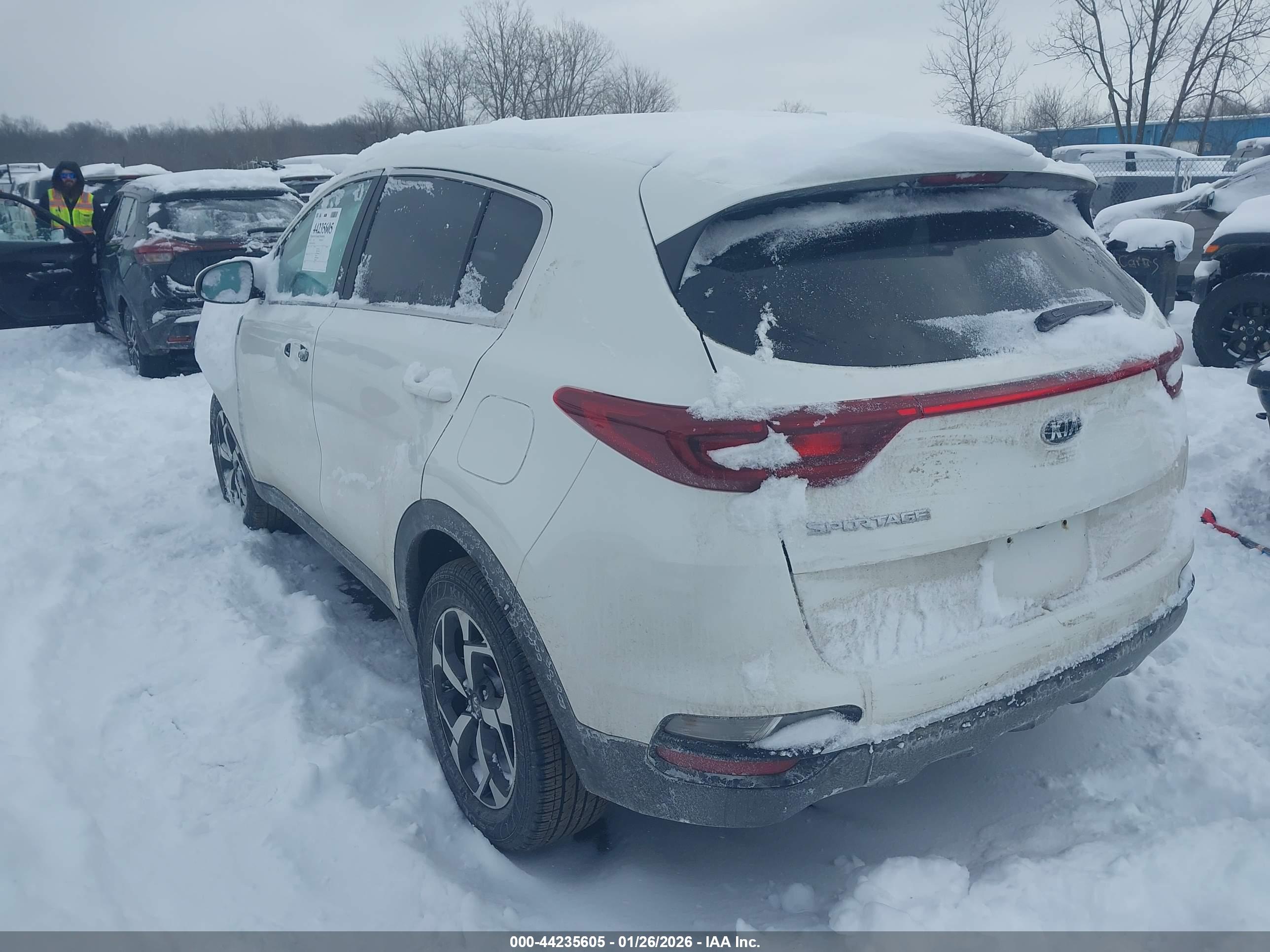 KIA SPORTAGE image 3