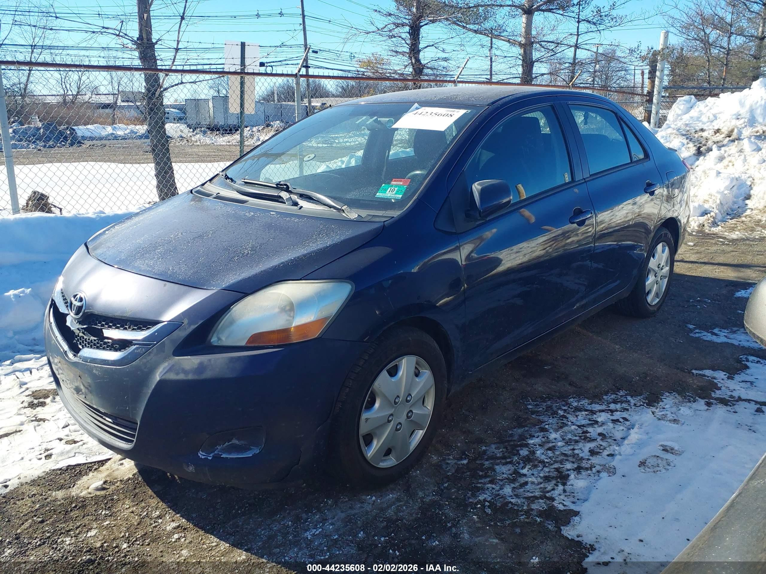 TOYOTA YARIS image 2