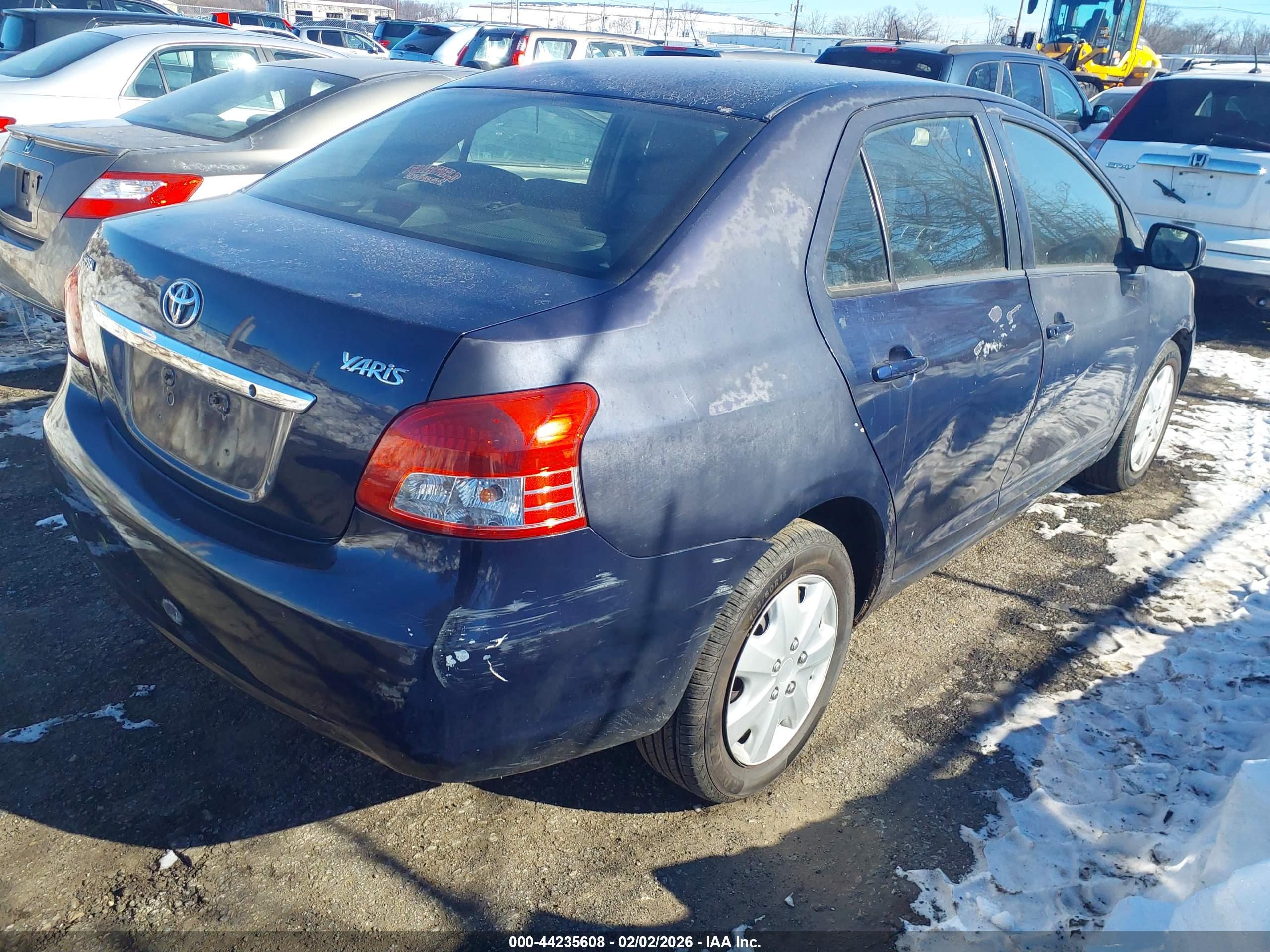 TOYOTA YARIS image 4