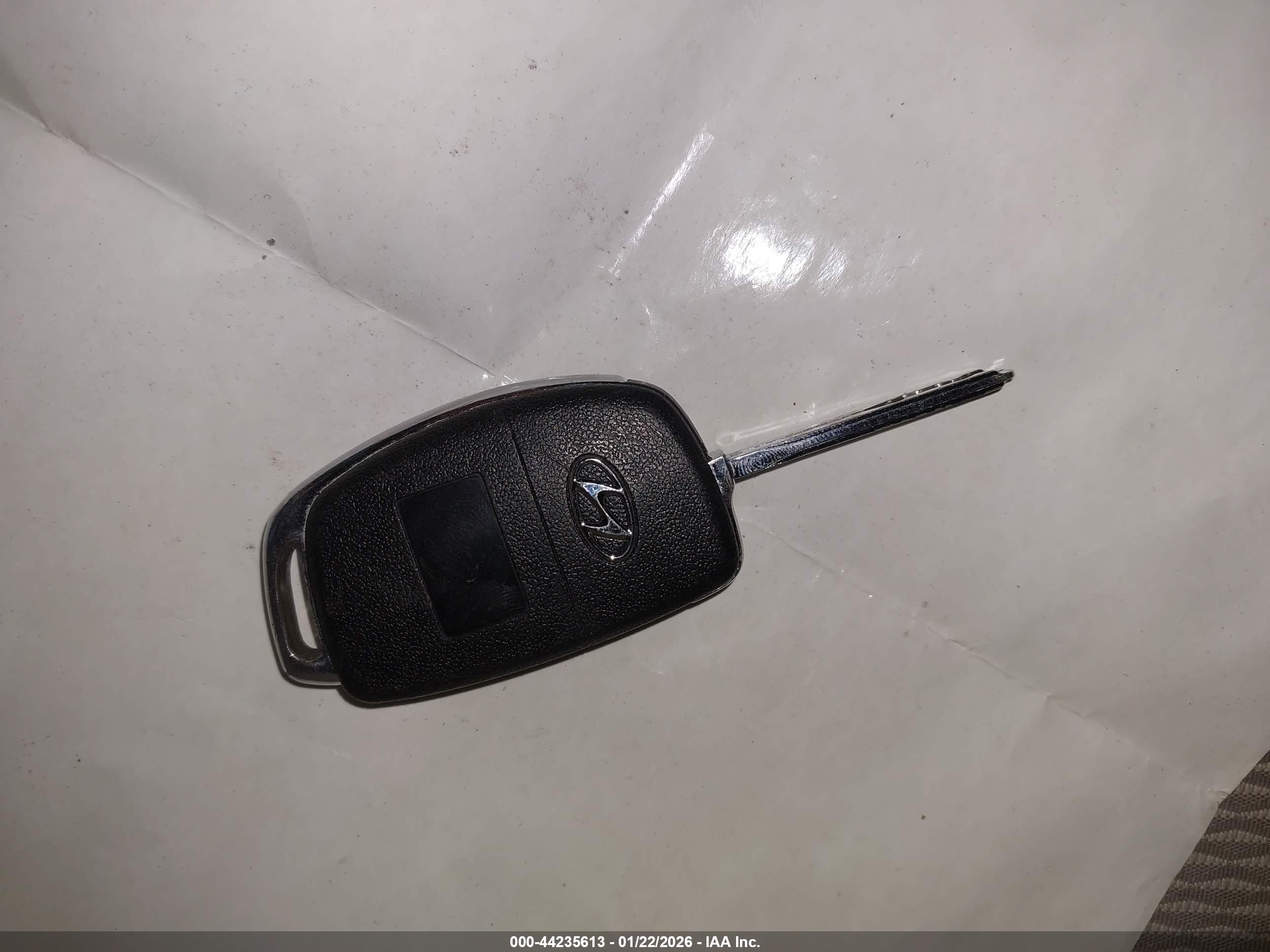 HYUNDAI SONATA image 11