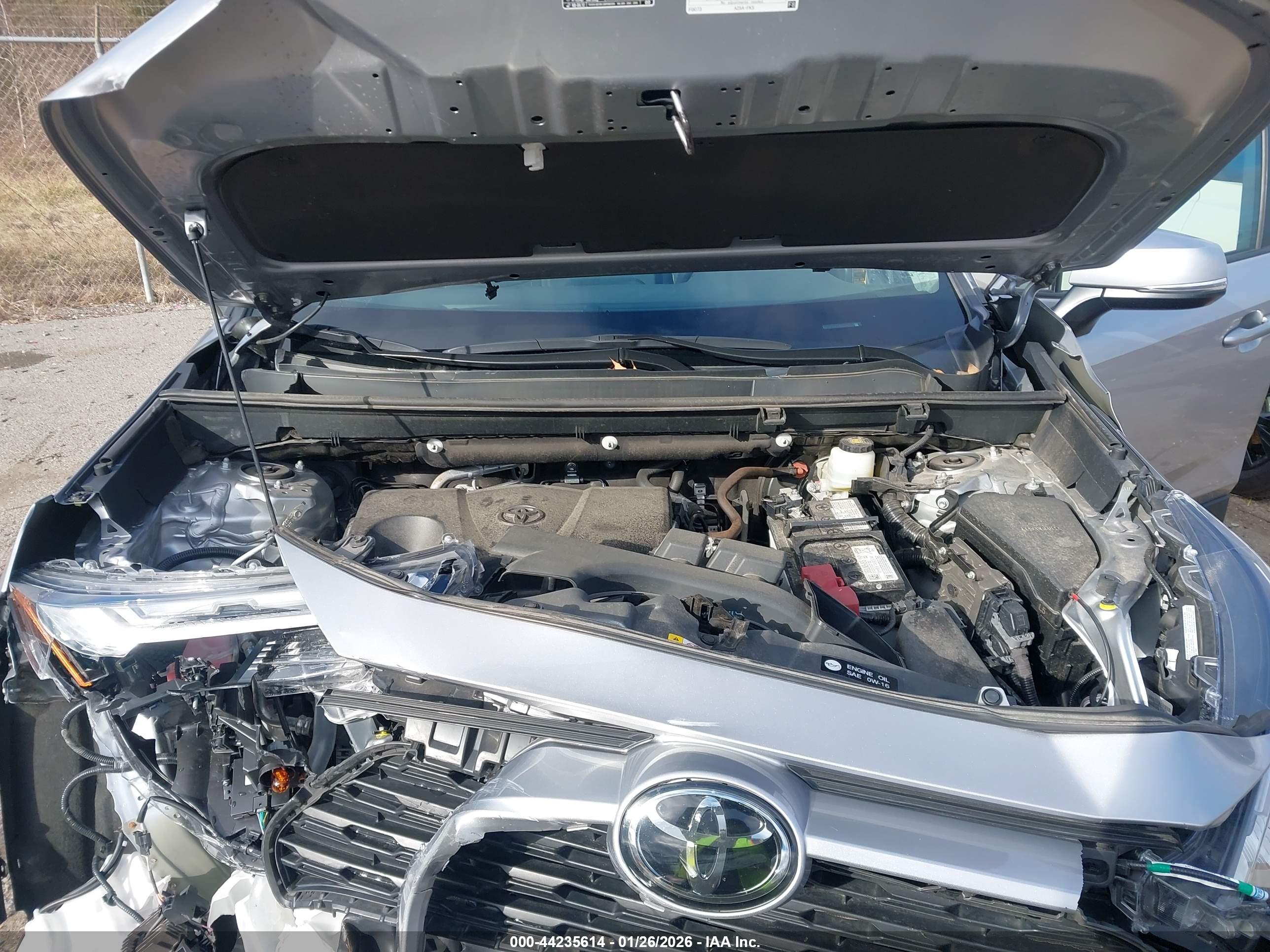 TOYOTA RAV4 image 10