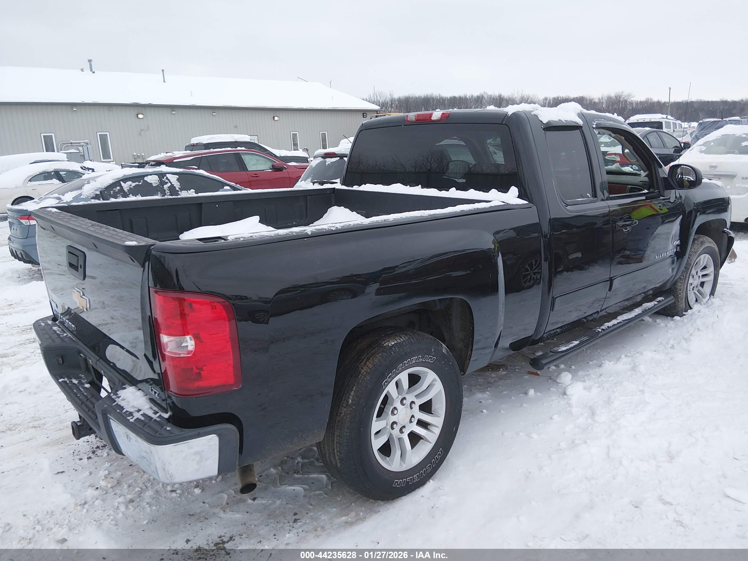 CHEVROLET SILVERADO image 4