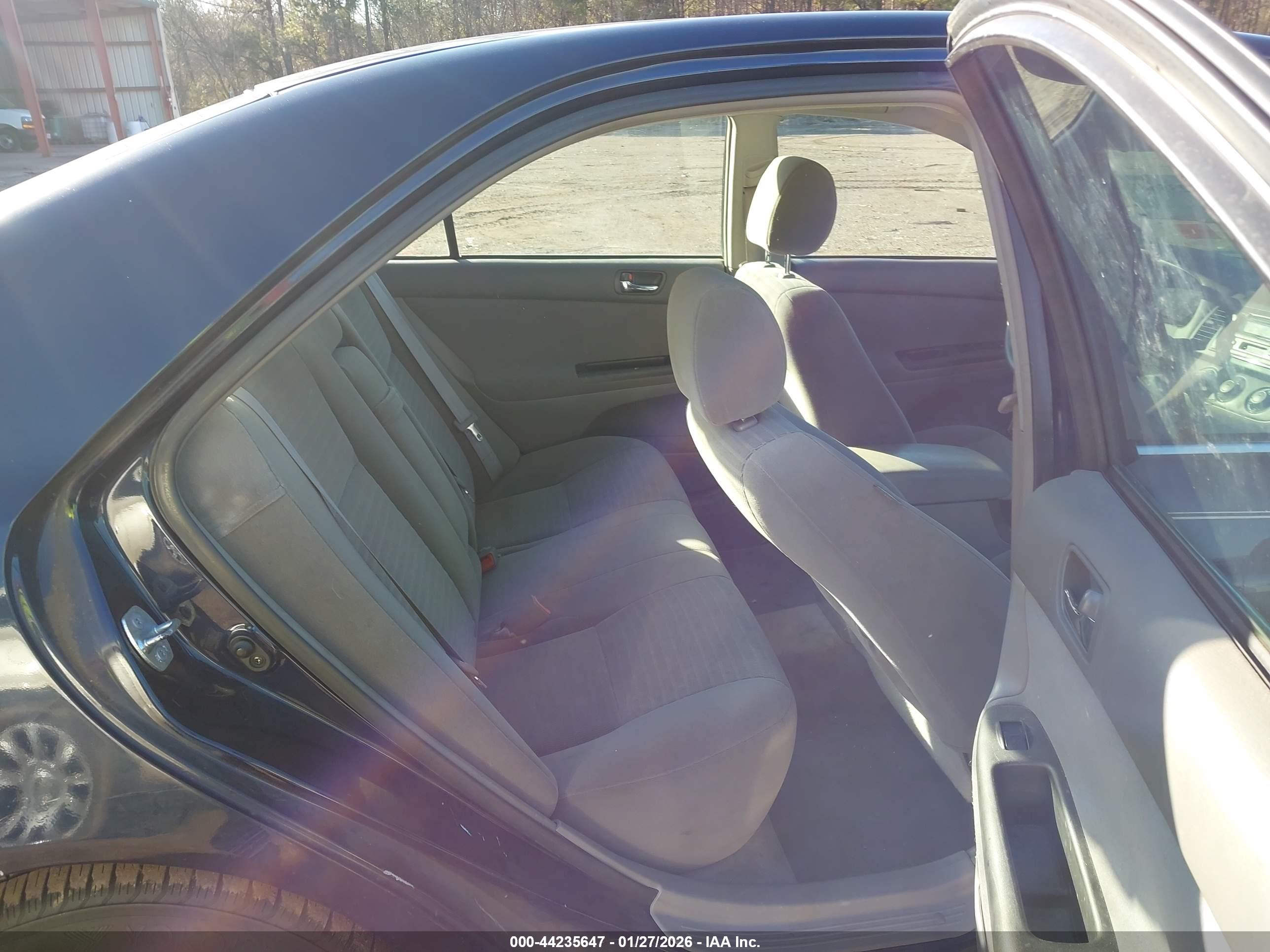 TOYOTA CAMRY image 8
