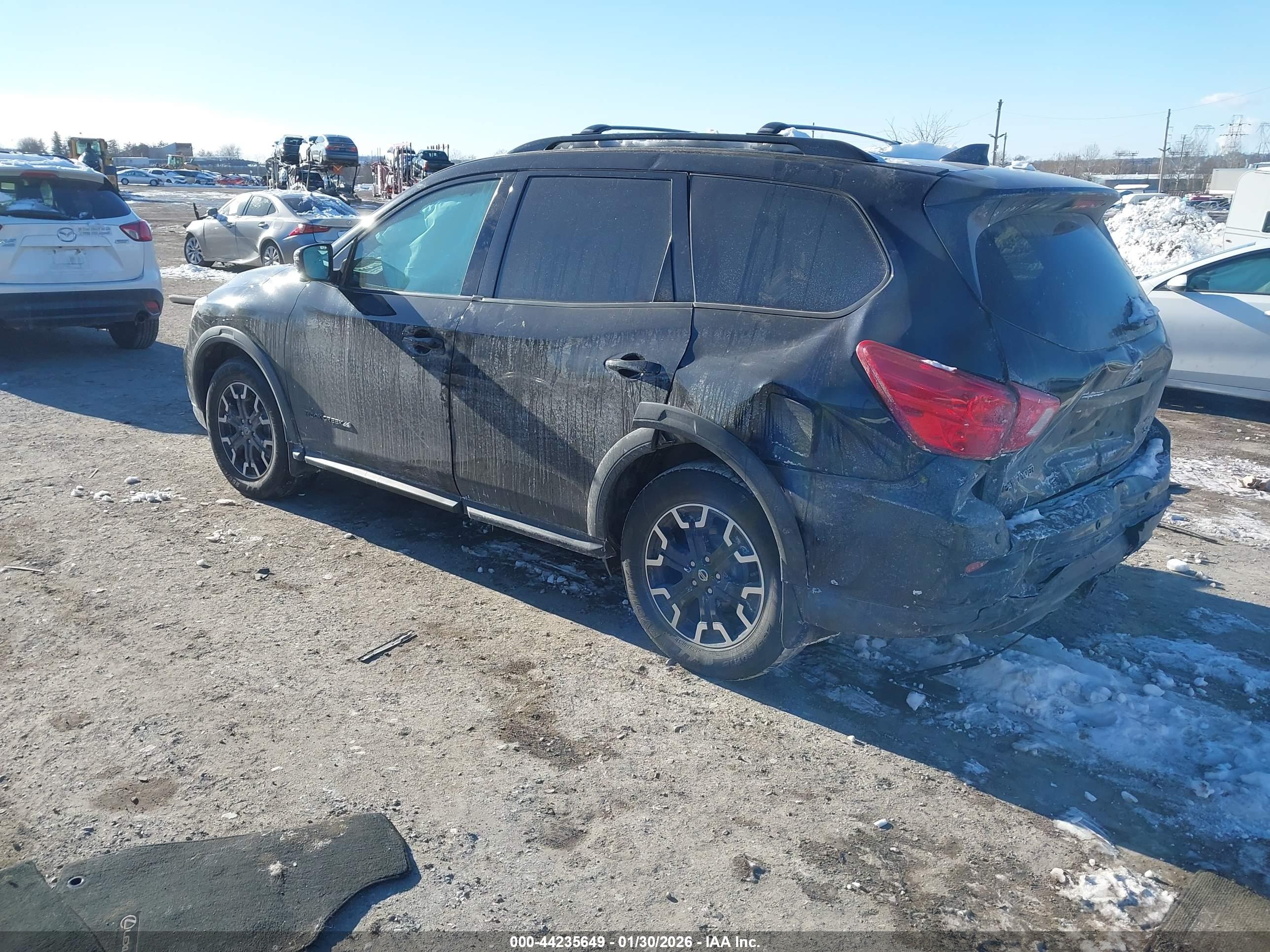 NISSAN PATHFINDER image 3