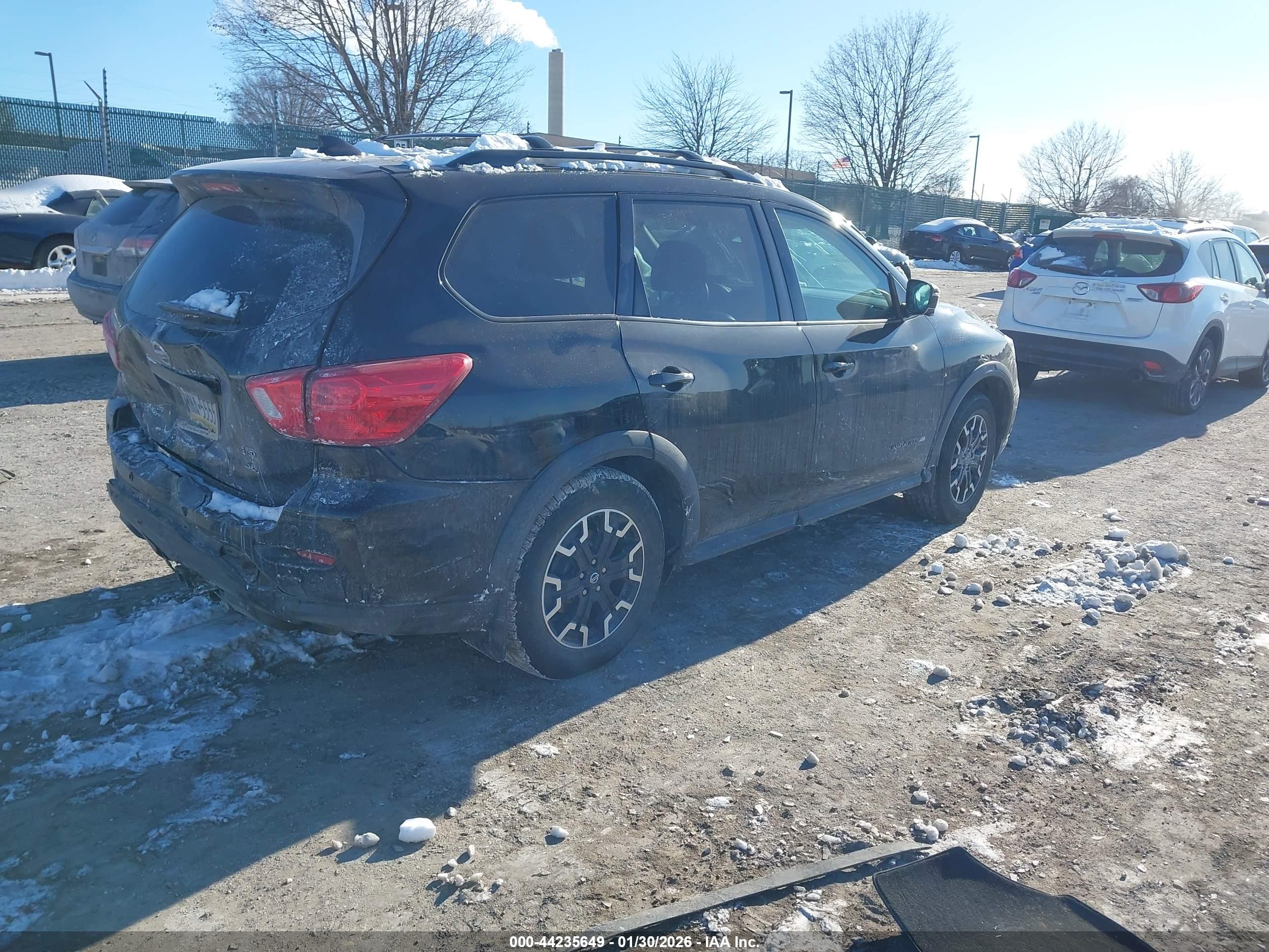 NISSAN PATHFINDER image 4