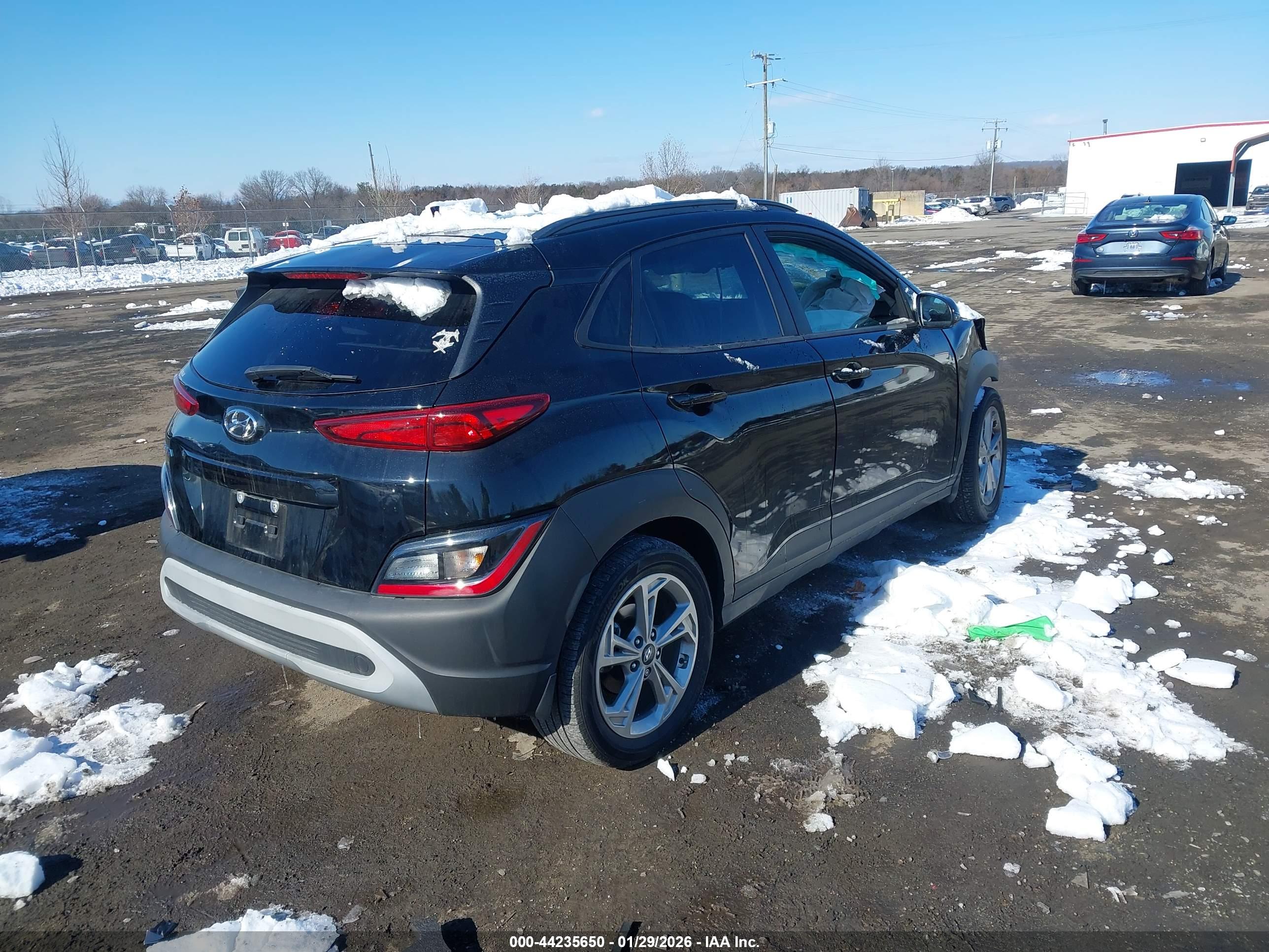 HYUNDAI KONA image 4