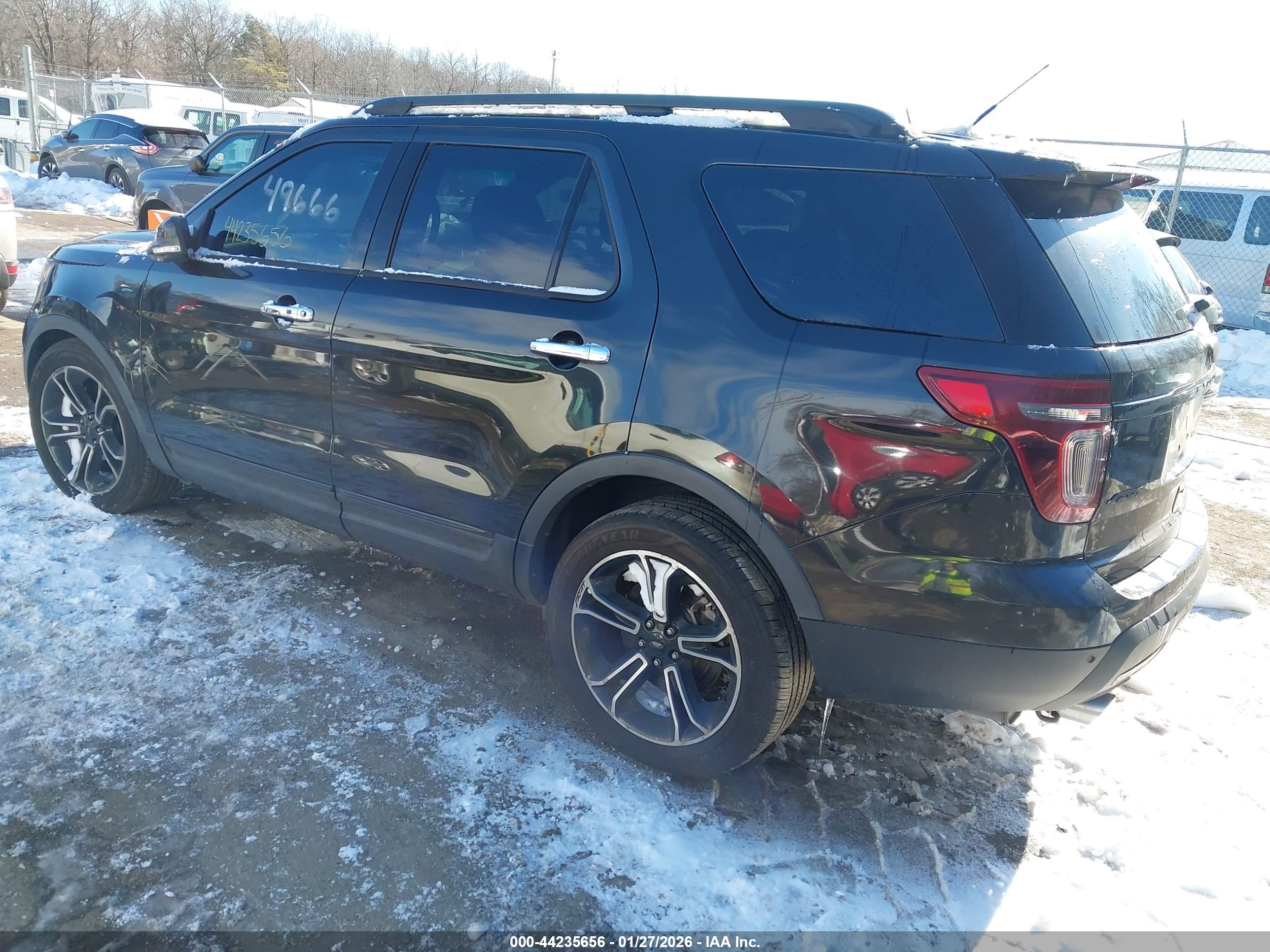 FORD EXPLORER image 3