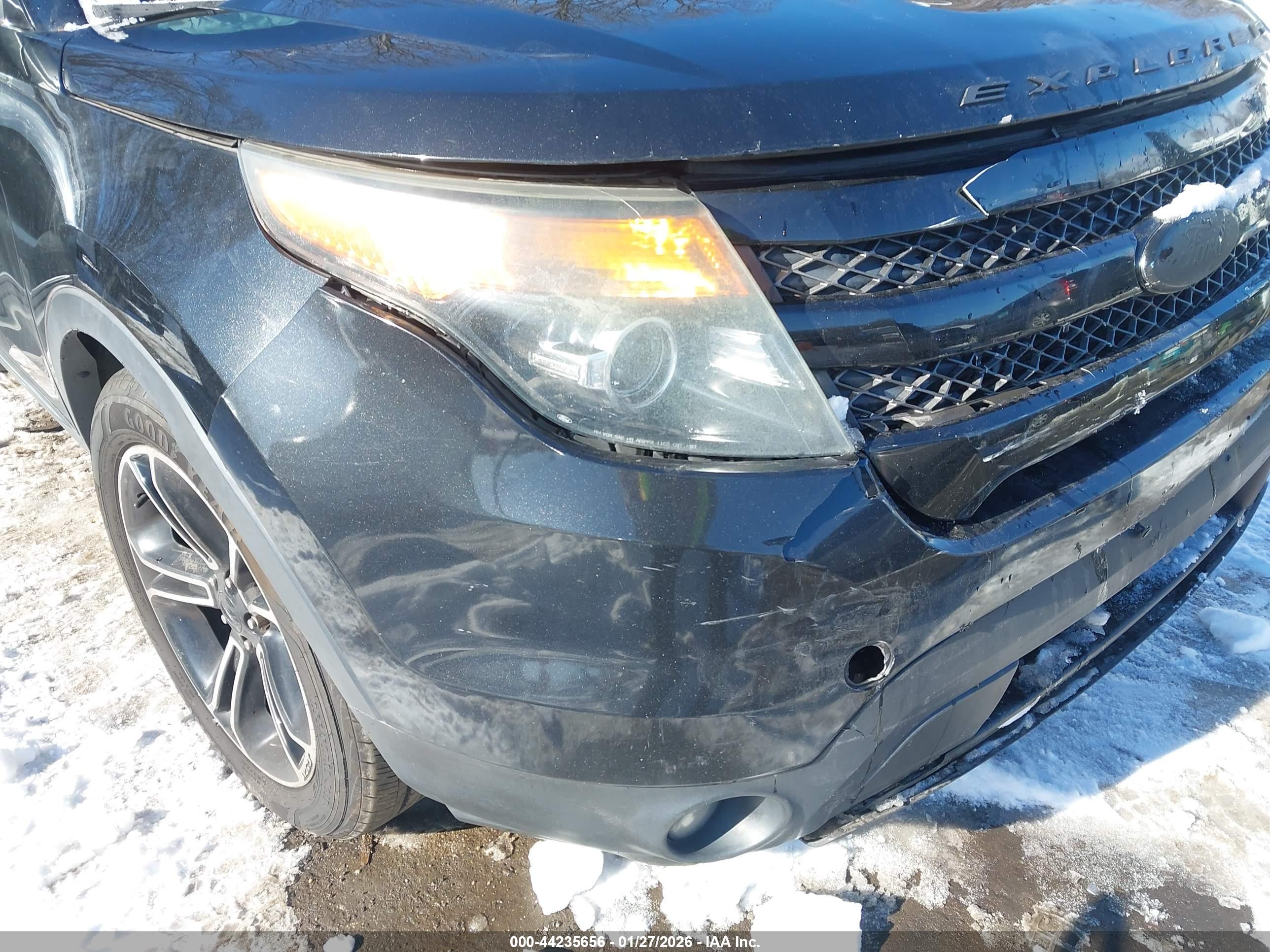 FORD EXPLORER image 6