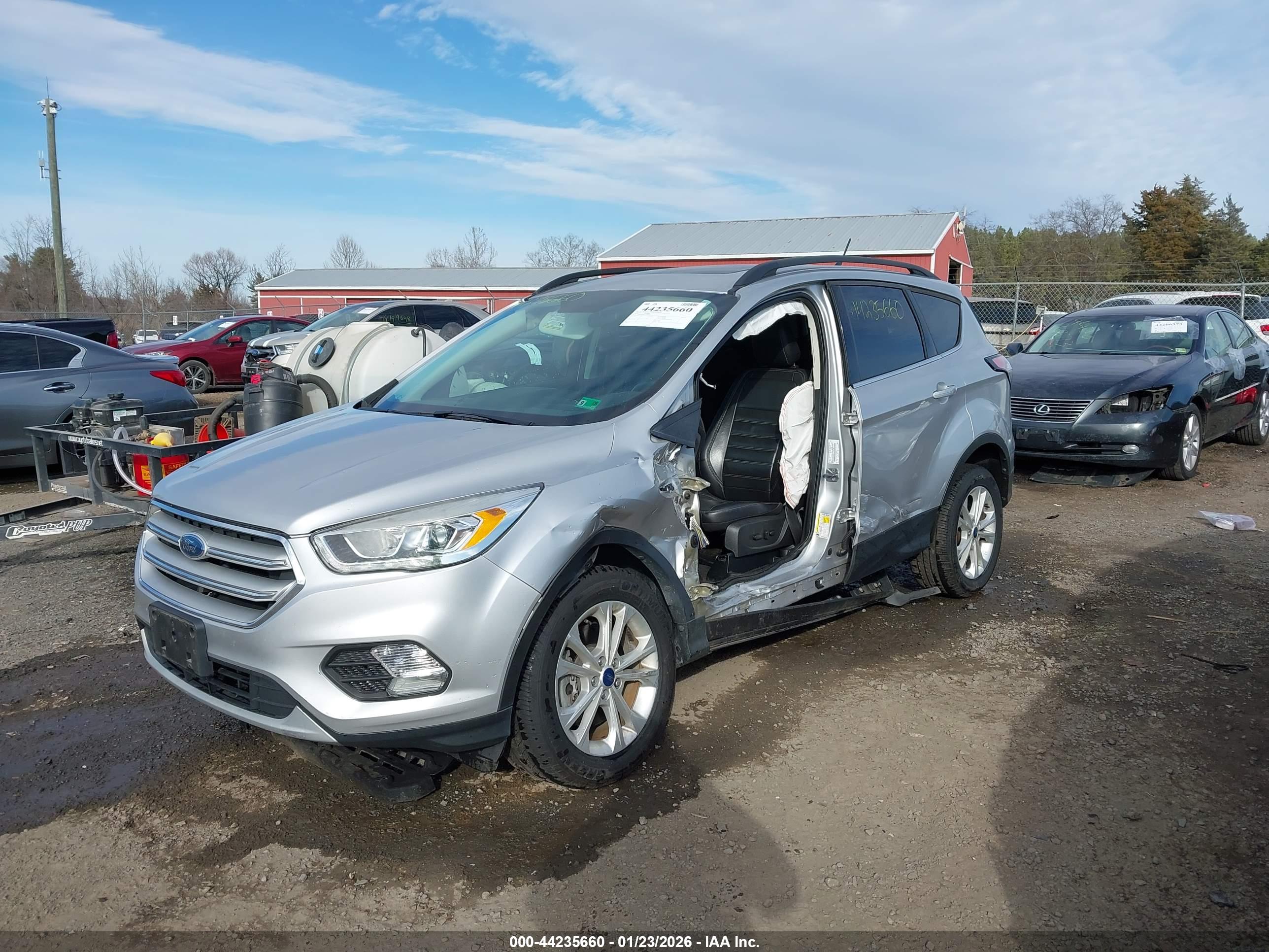 FORD ESCAPE image 2