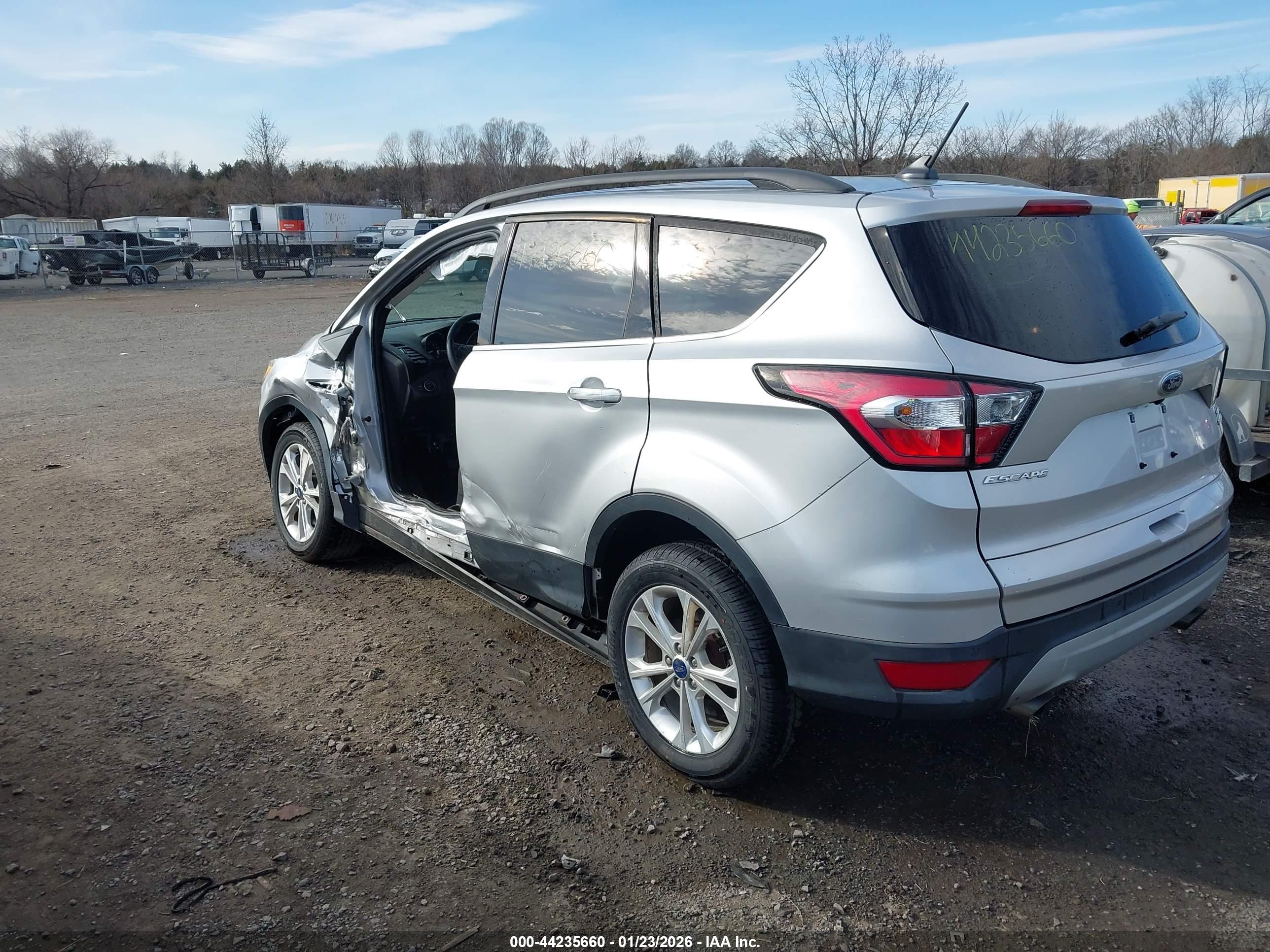 FORD ESCAPE image 3
