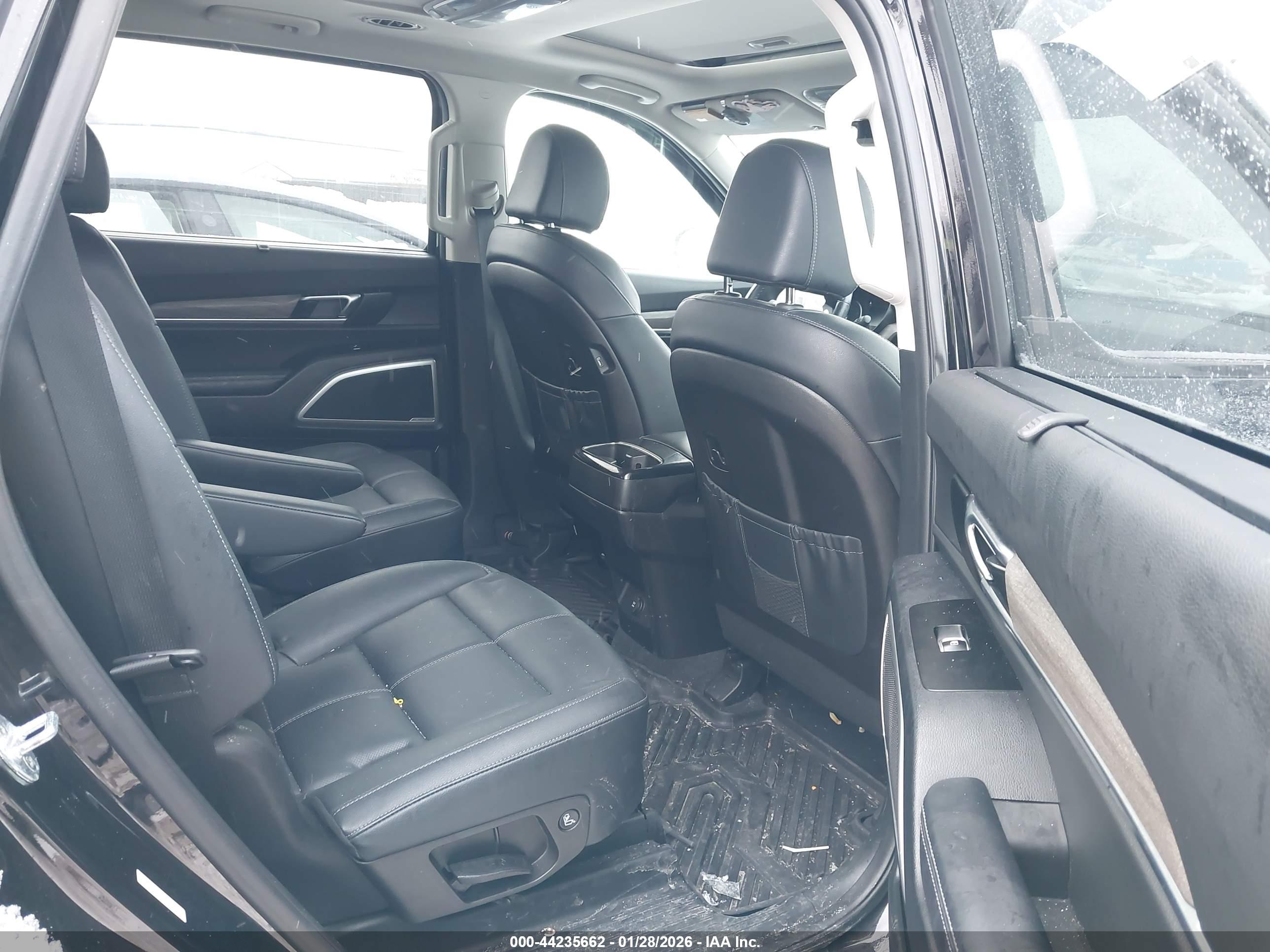 KIA TELLURIDE image 8
