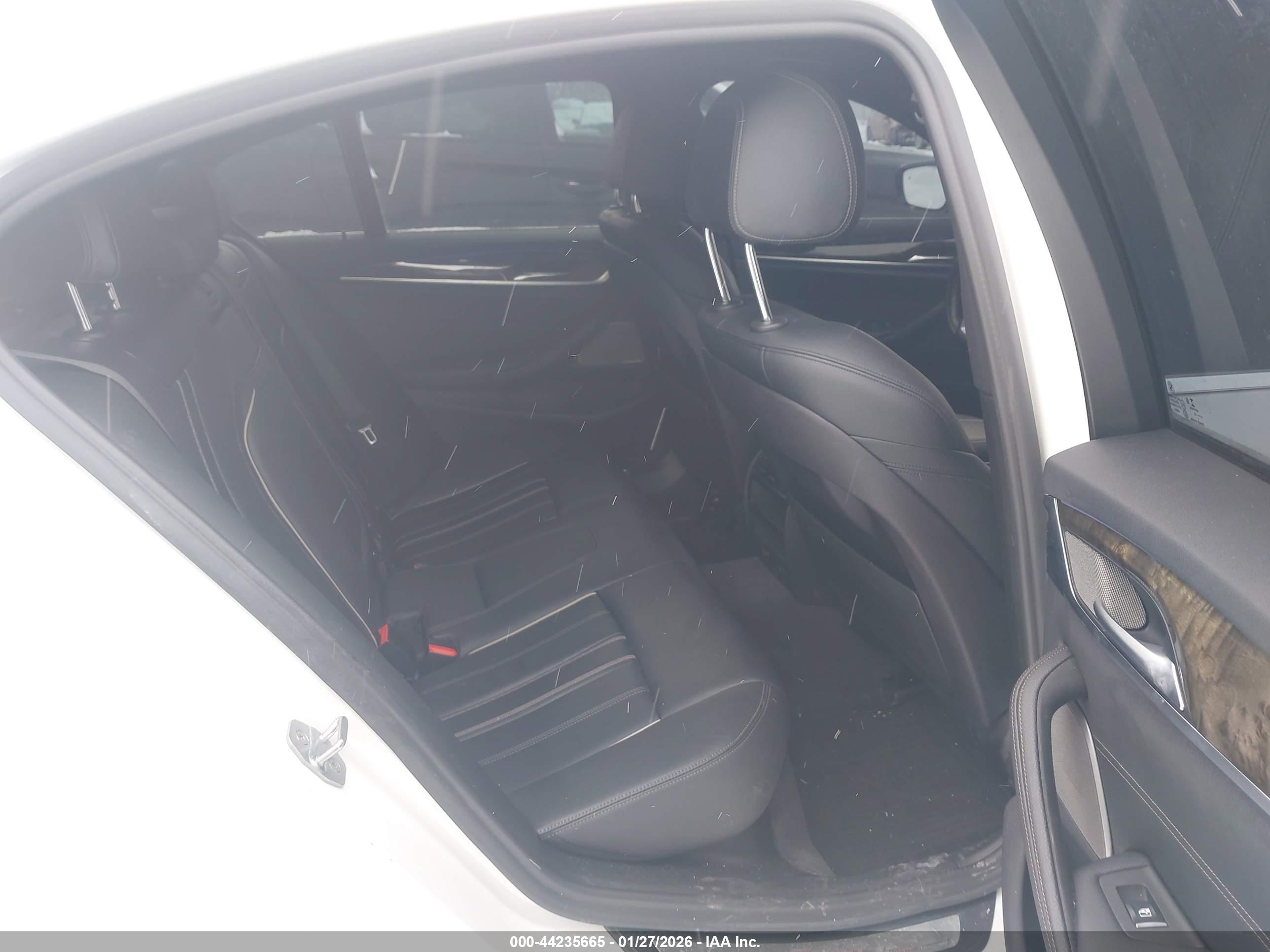 BMW 530I image 8