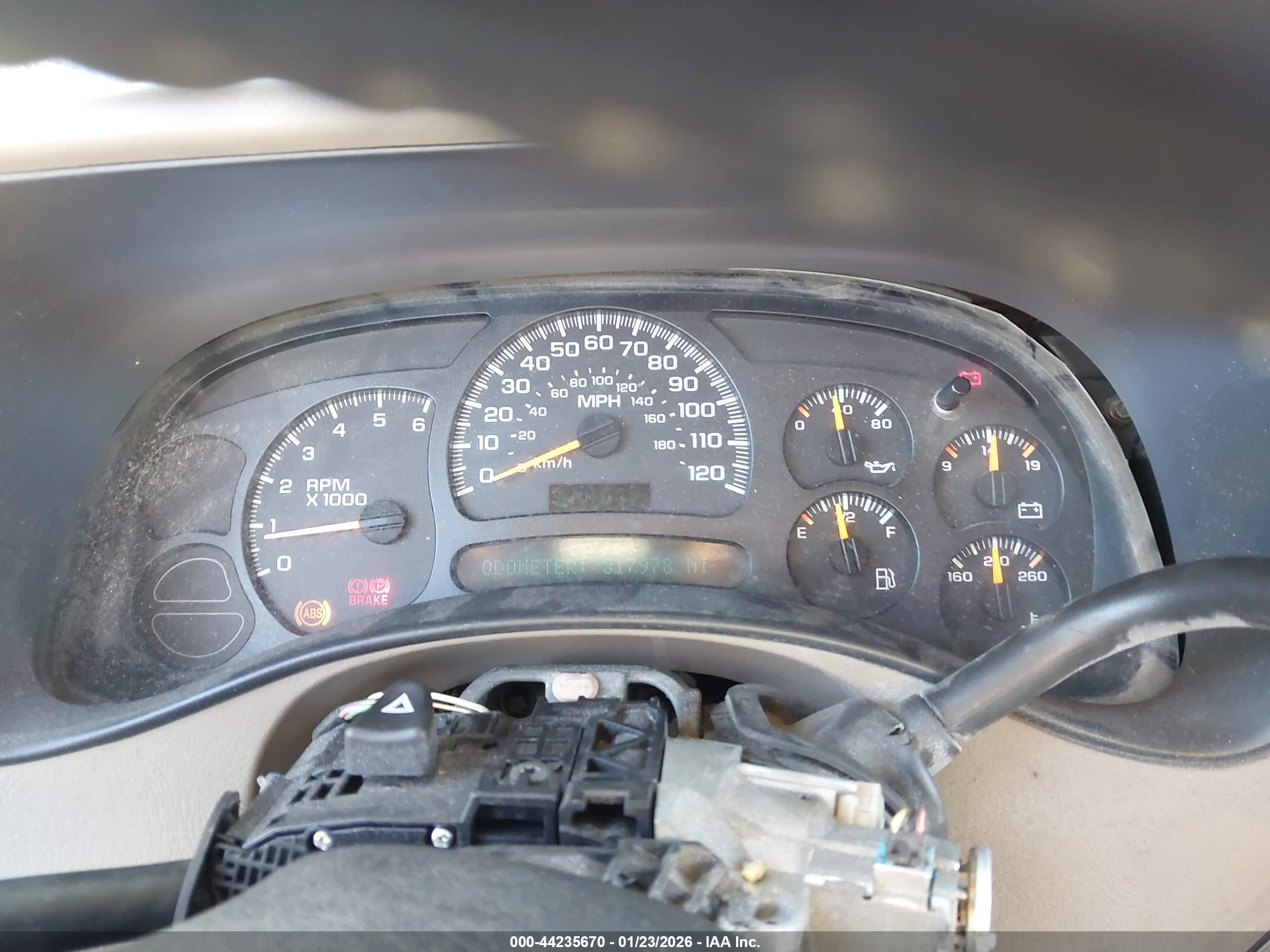 CHEVROLET SILVERADO image 7