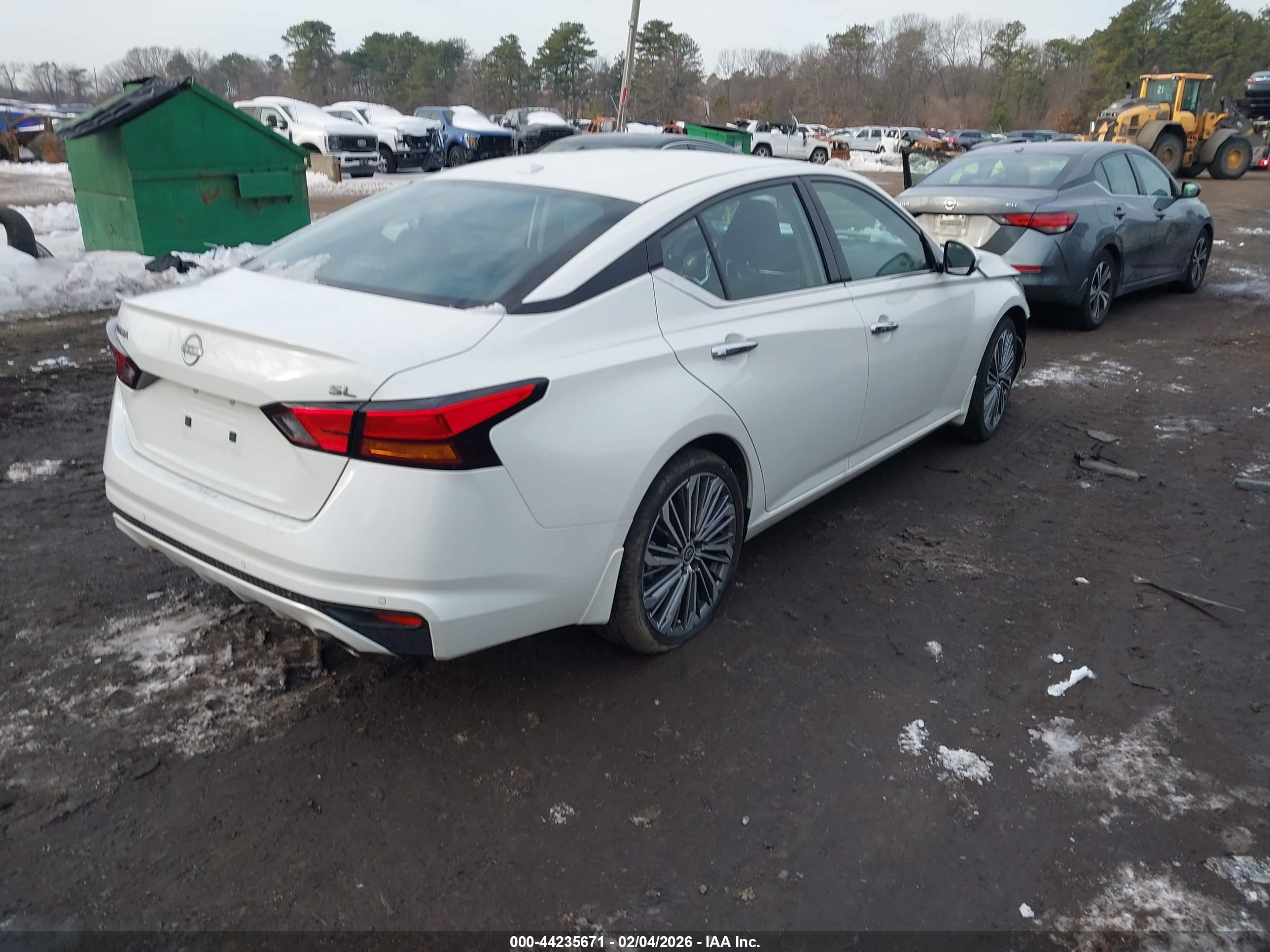 NISSAN ALTIMA image 4