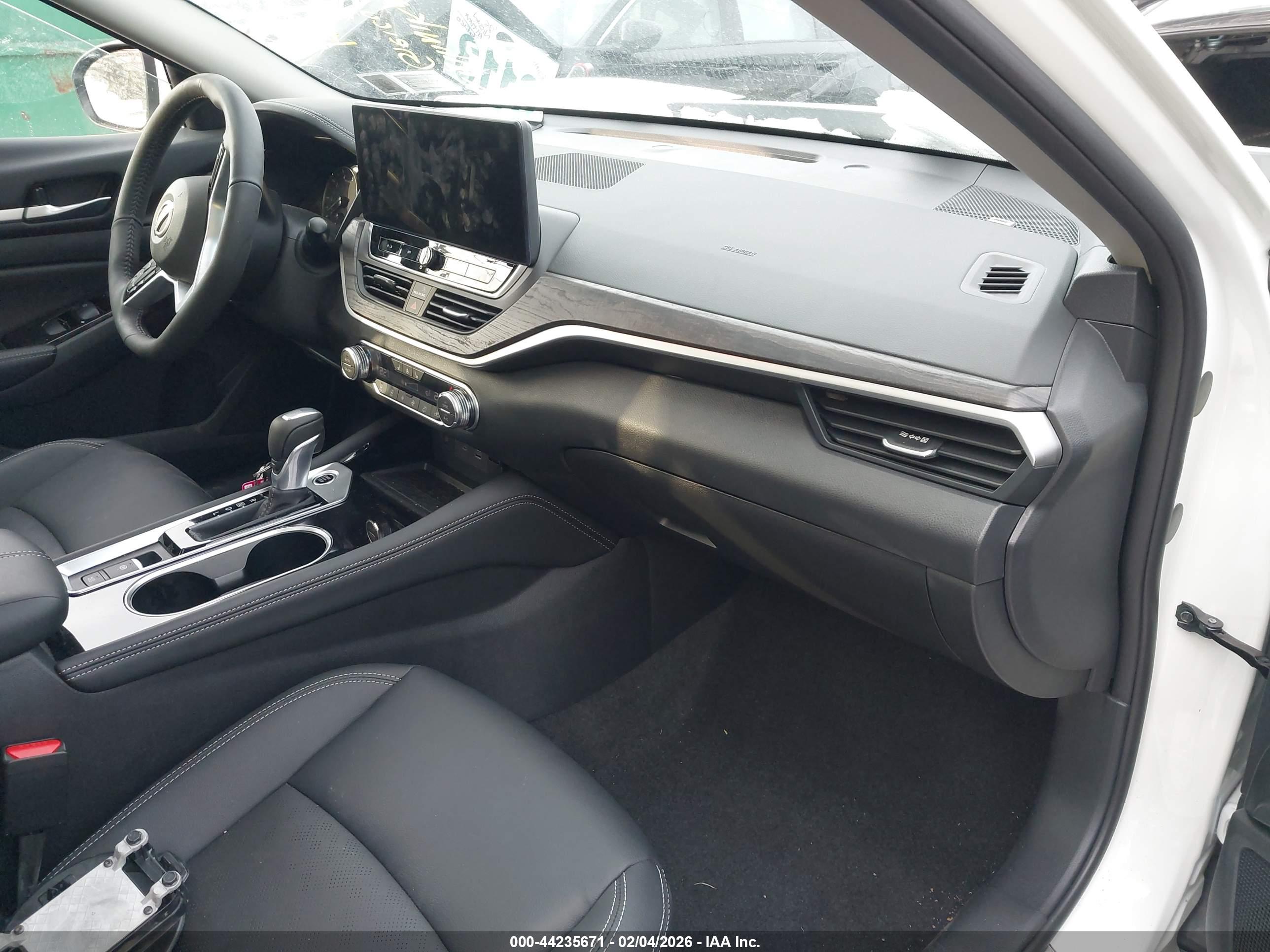 NISSAN ALTIMA image 5