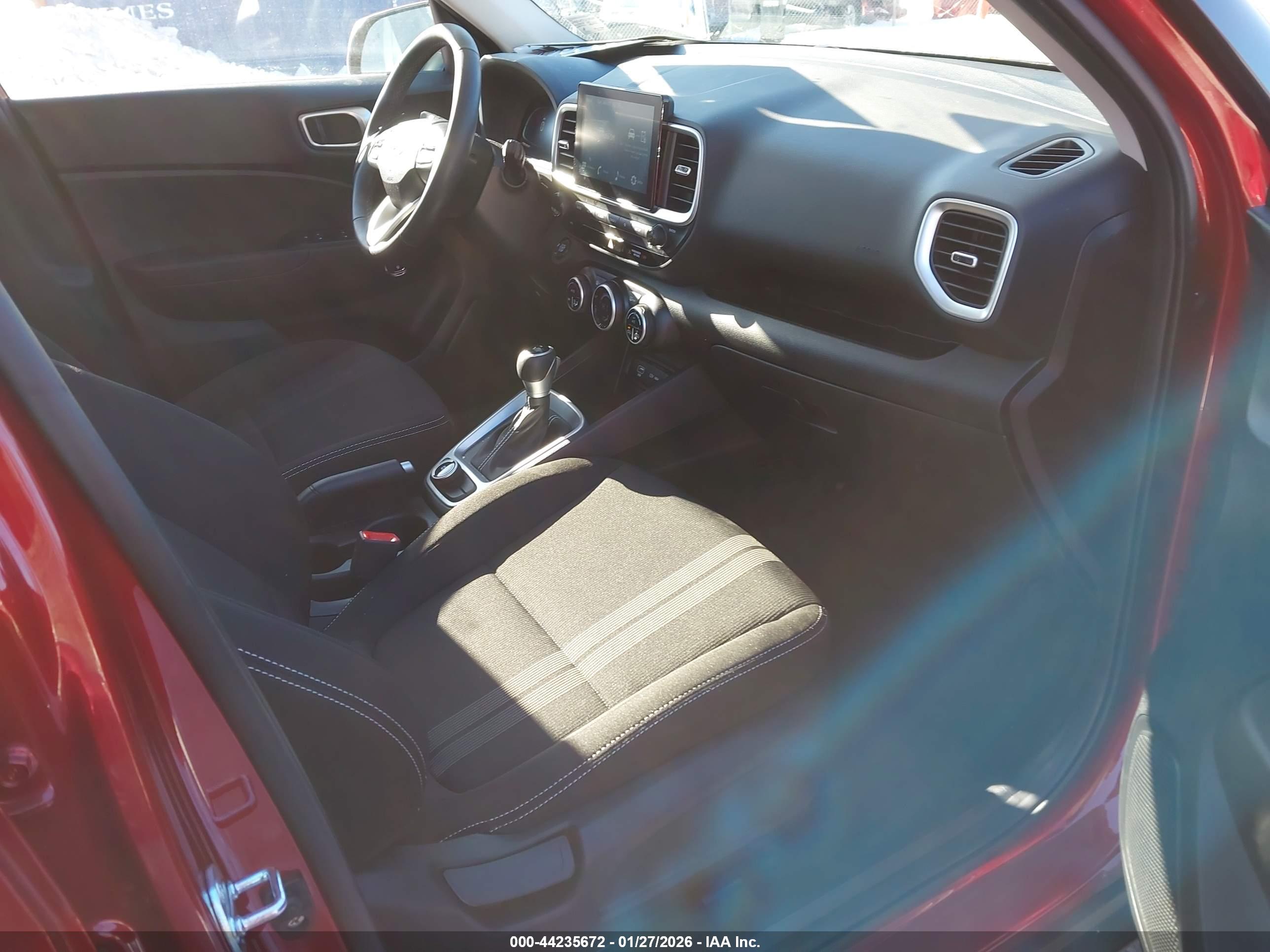 HYUNDAI VENUE image 5